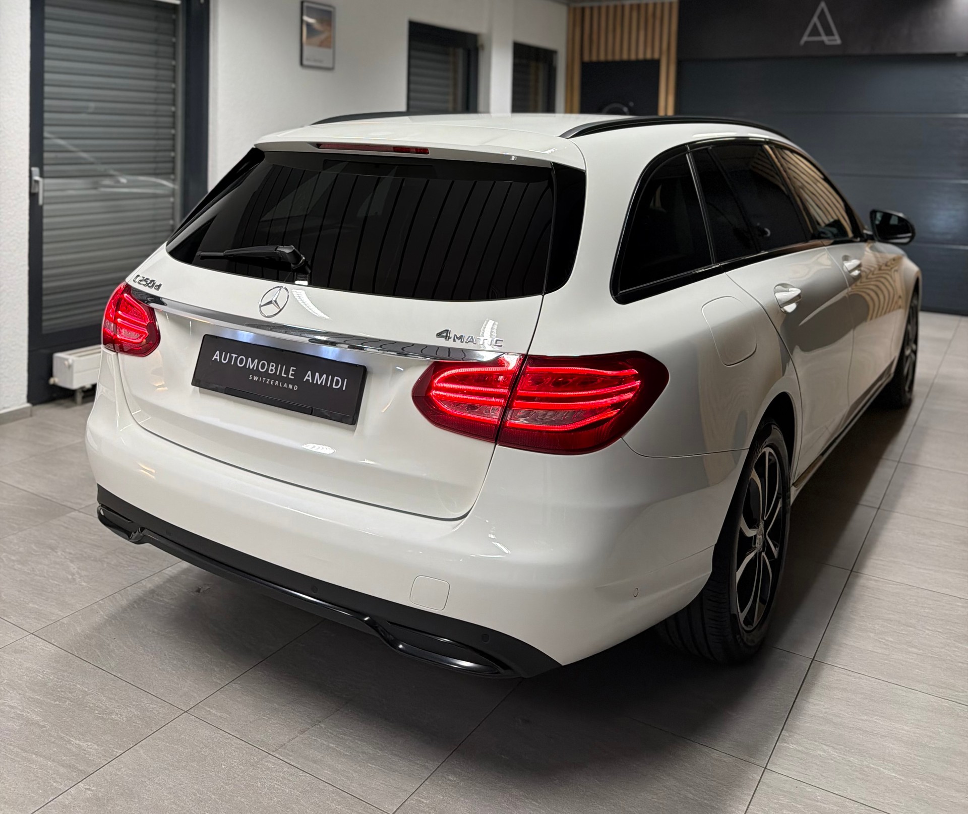 MERCEDES-BENZ C 250 d Swiss Star Avantgarde 4Matic 9G-Tronic-image-4