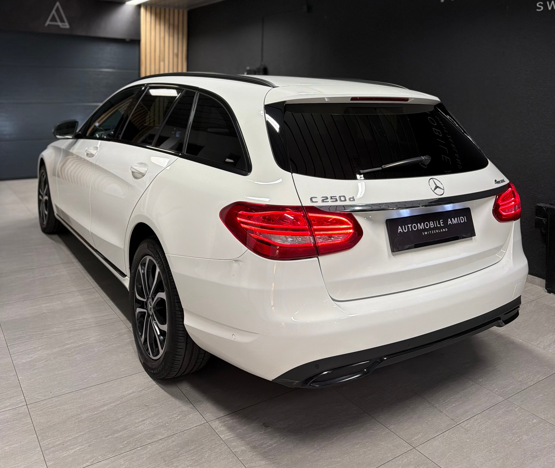 MERCEDES-BENZ C 250 d Swiss Star Avantgarde 4Matic 9G-Tronic-image-2
