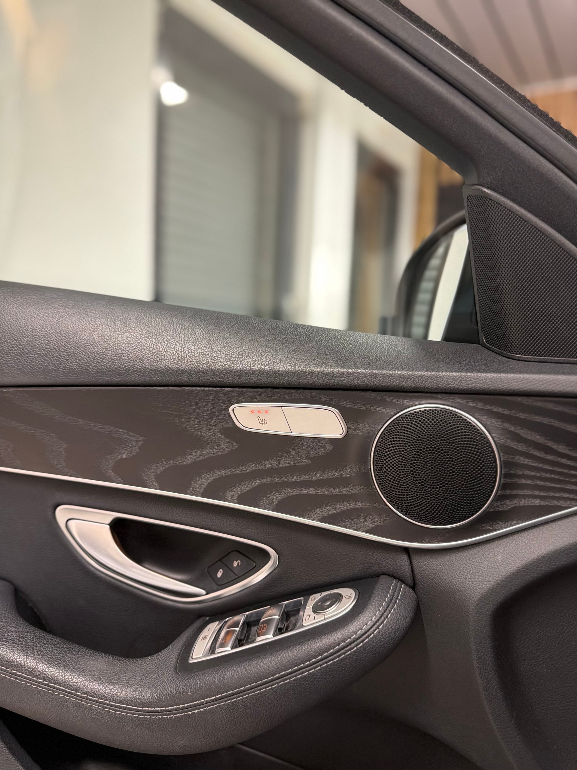 MERCEDES-BENZ C 250 d Swiss Star Avantgarde 4Matic 9G-Tronic-image-11