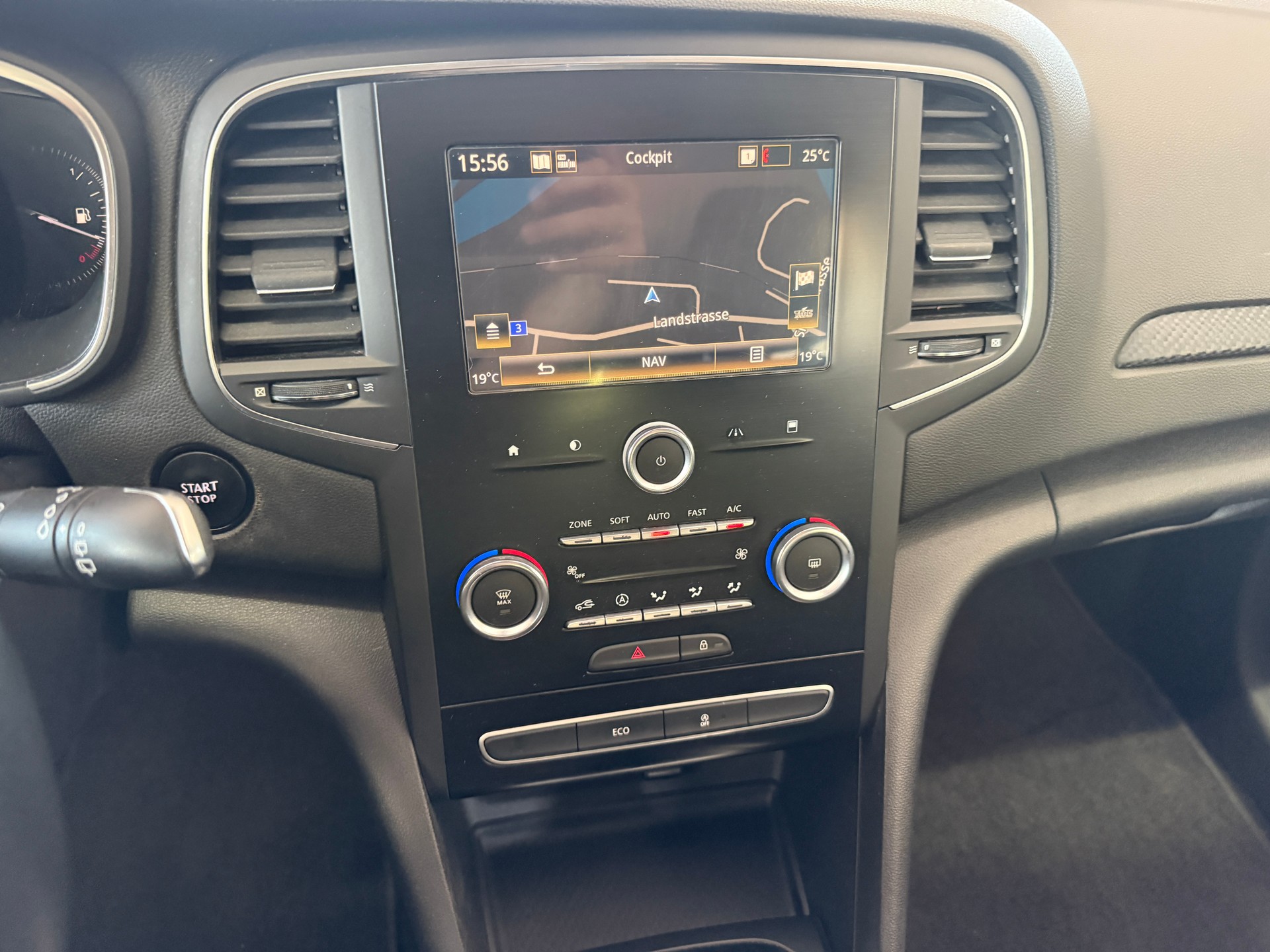 RENAULT Mégane 1.2 16V Turbo Zen-image-17