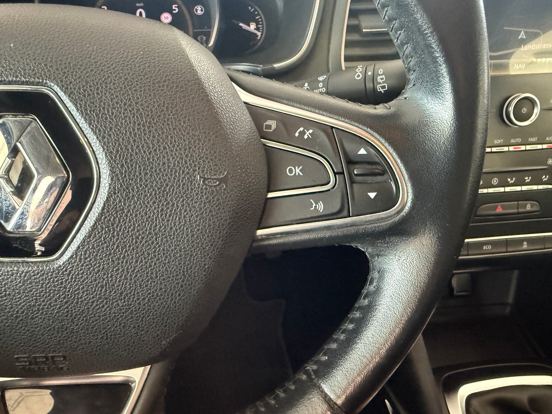 RENAULT Mégane 1.2 16V Turbo Zen-image-16