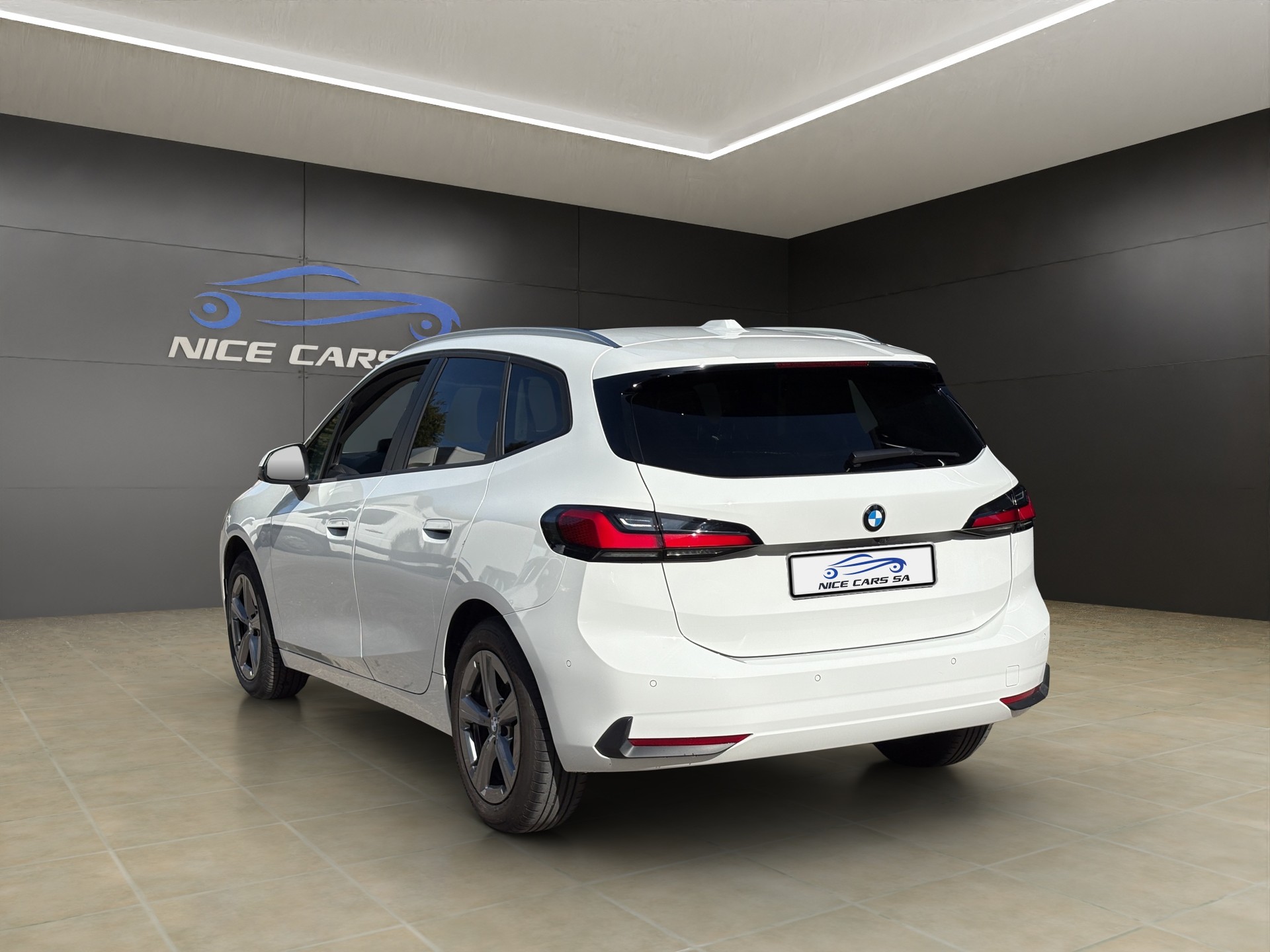 BMW 223d Active Tourer xDrive DKG-image-6