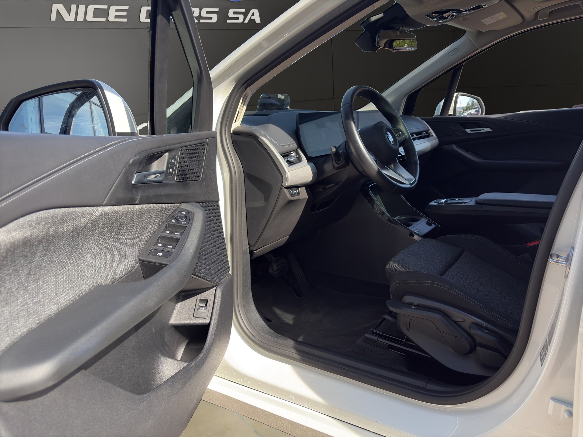 BMW 223d Active Tourer xDrive DKG-image-25
