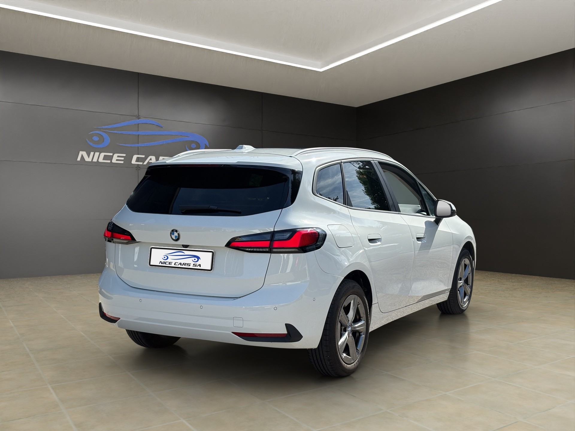 BMW 223d Active Tourer xDrive DKG-image-7