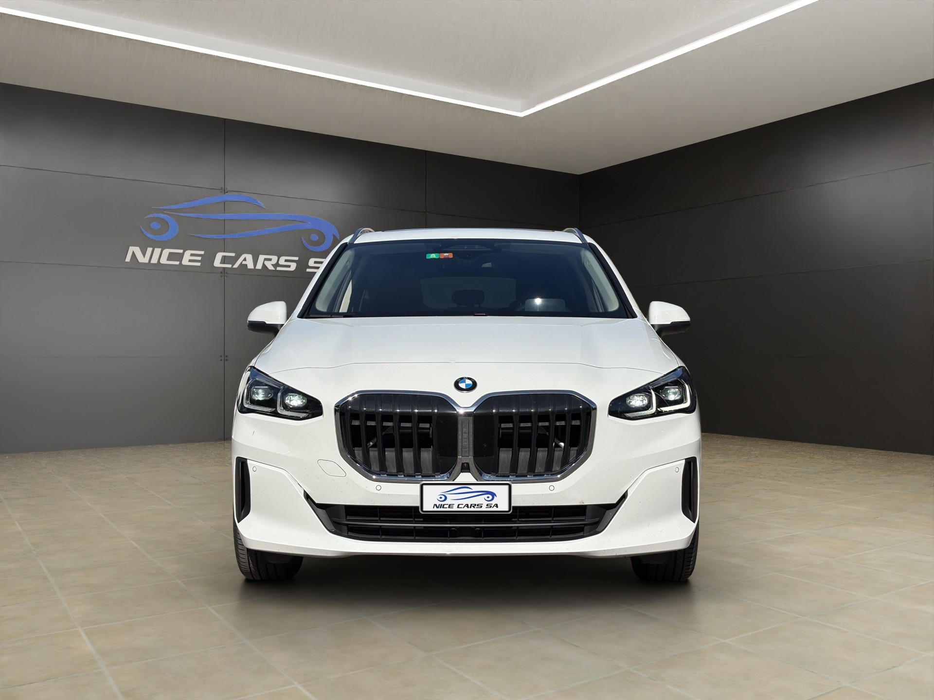 BMW 223d Active Tourer xDrive DKG-showroom-element-2