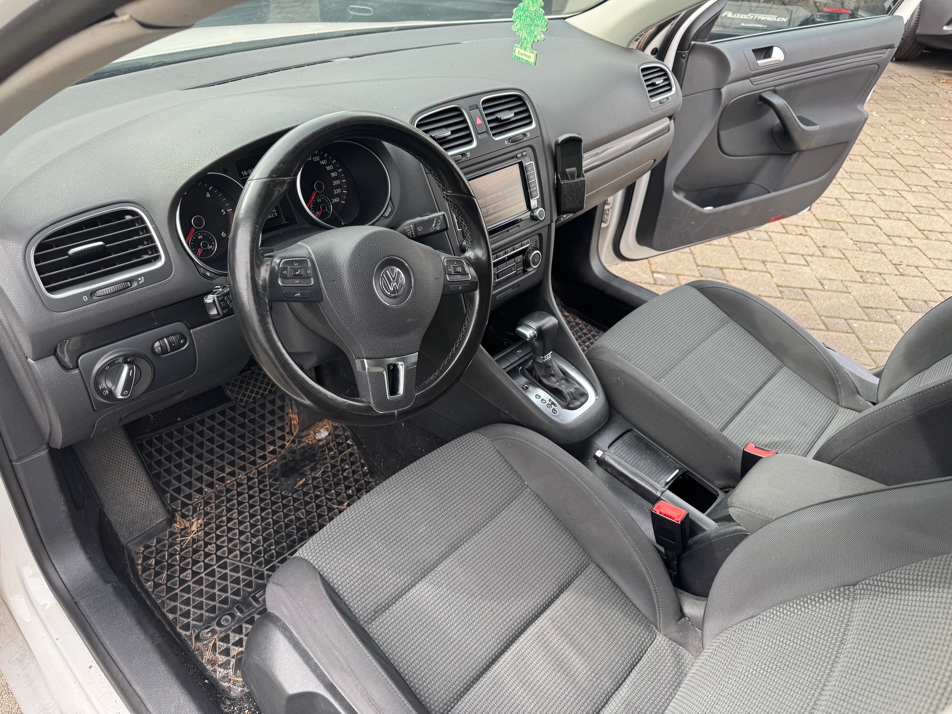 VW Golf Variant 2.0 TDI Comfortline DSG-image-6