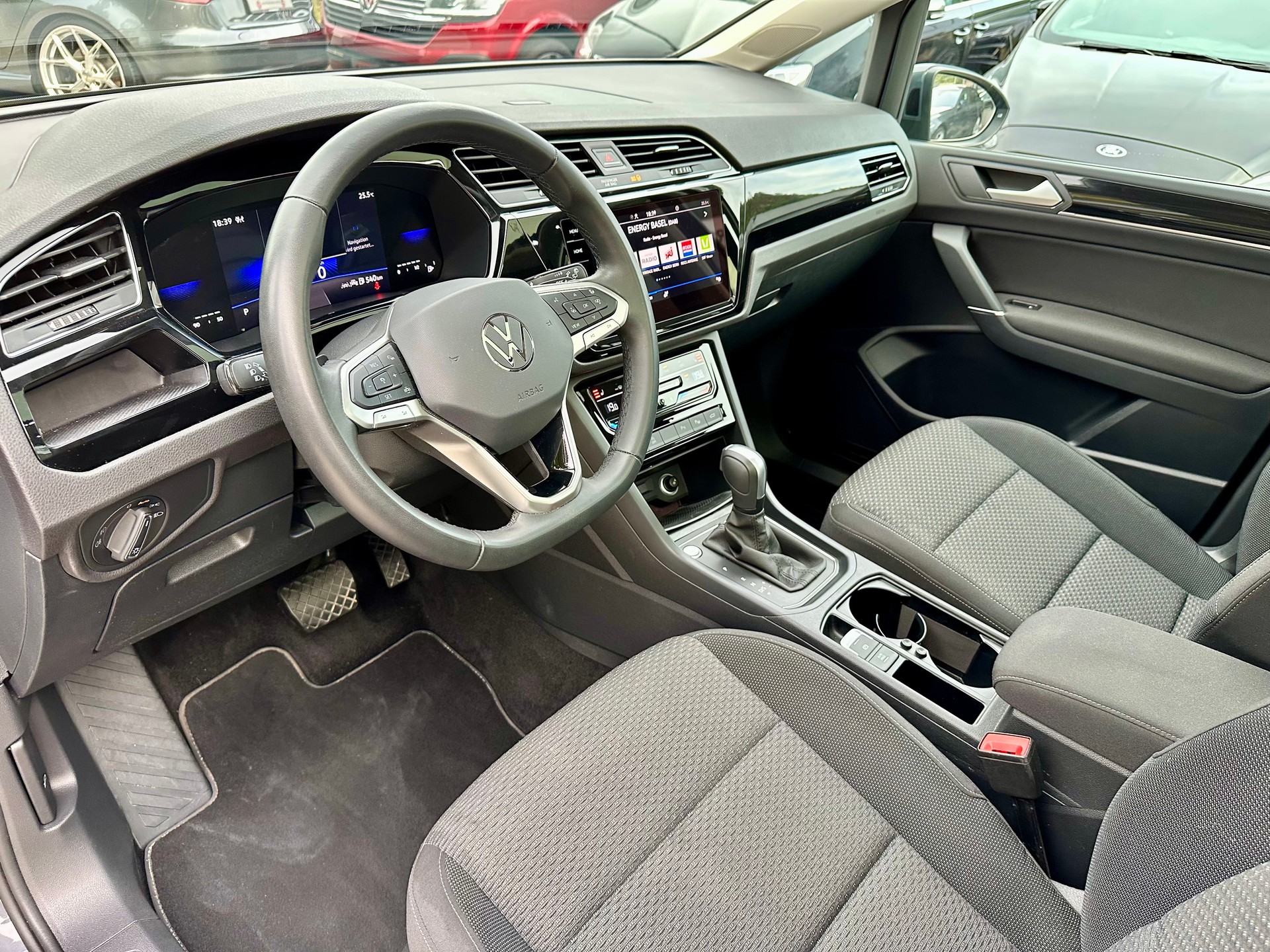 VW Touran 2.0 TDI BlueMotion Technology Comfortline DSG-image-8