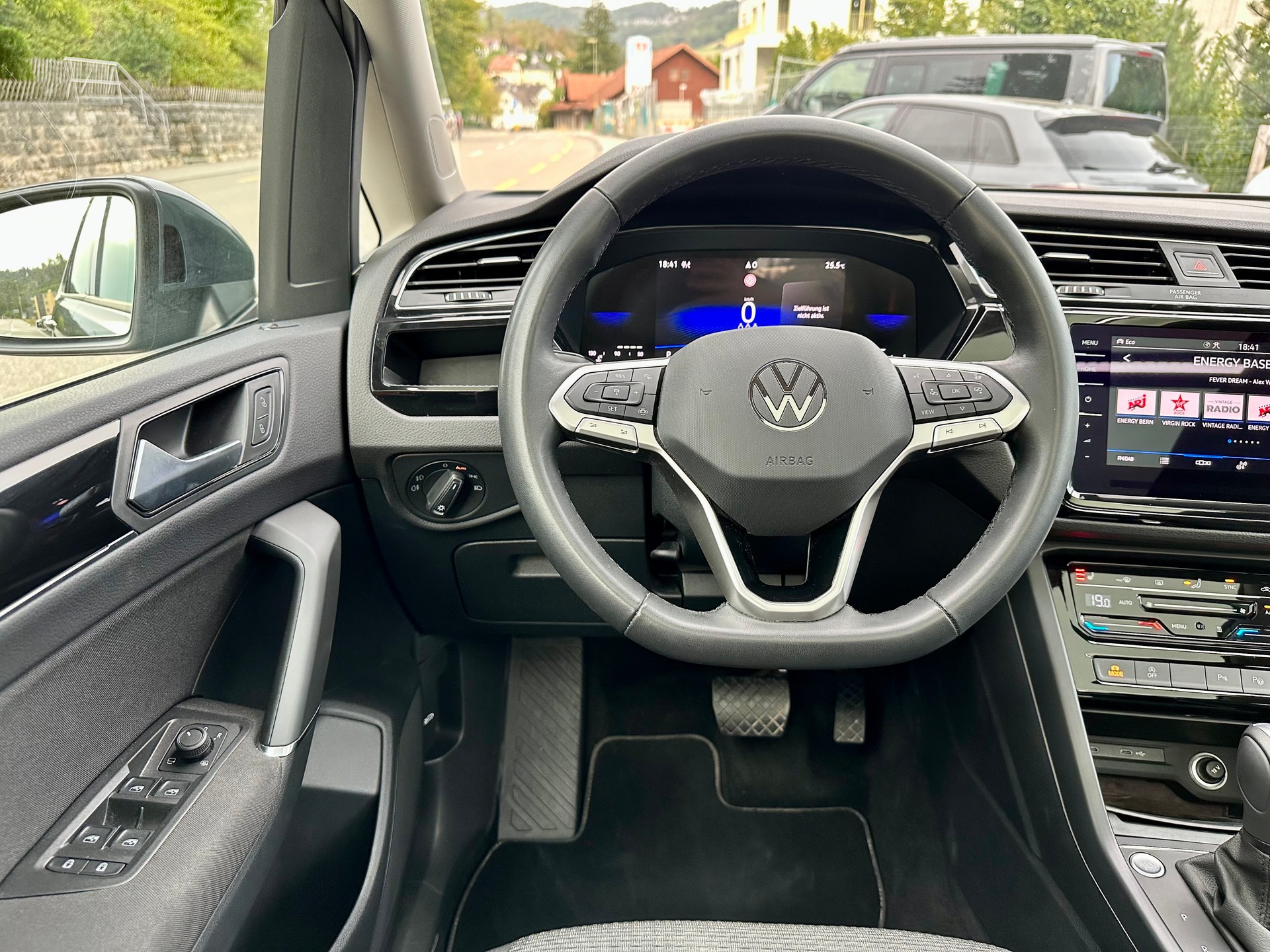 VW Touran 2.0 TDI BlueMotion Technology Comfortline DSG-image-12