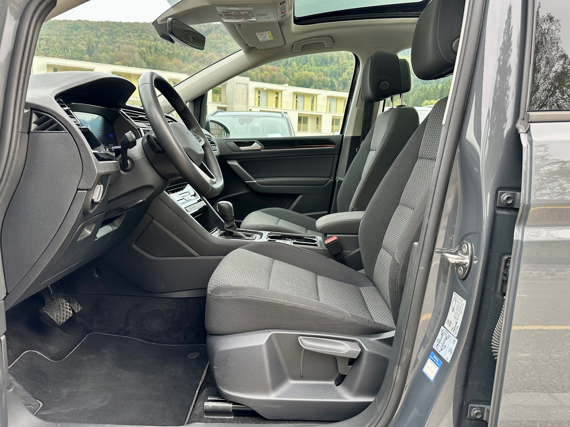VW Touran 2.0 TDI BlueMotion Technology Comfortline DSG-image-9
