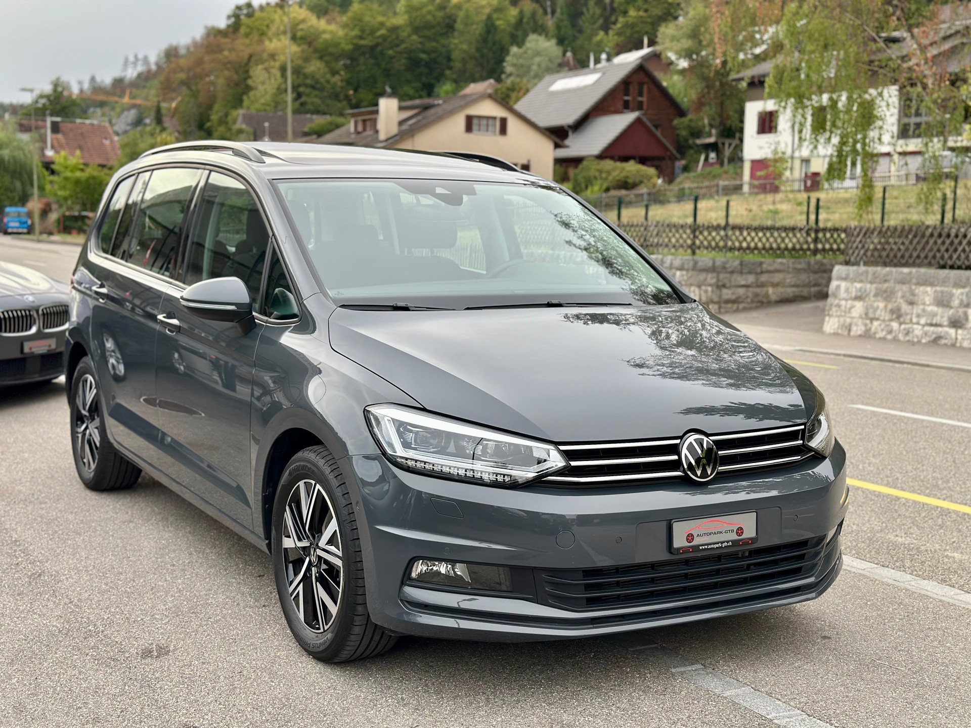 VW Touran 2.0 TDI BlueMotion Technology Comfortline DSG-showroom-element-1