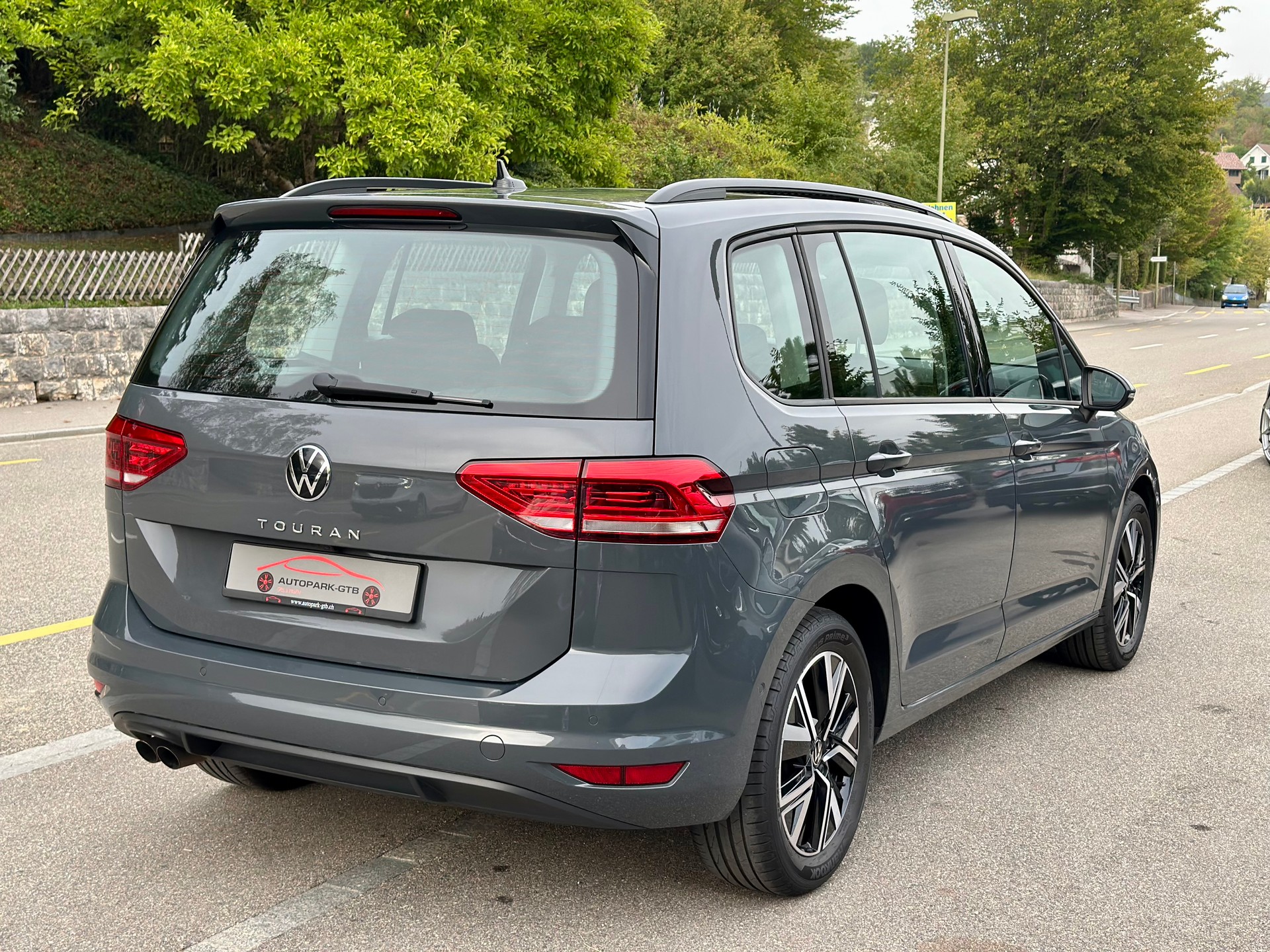 VW Touran 2.0 TDI BlueMotion Technology Comfortline DSG-image-6