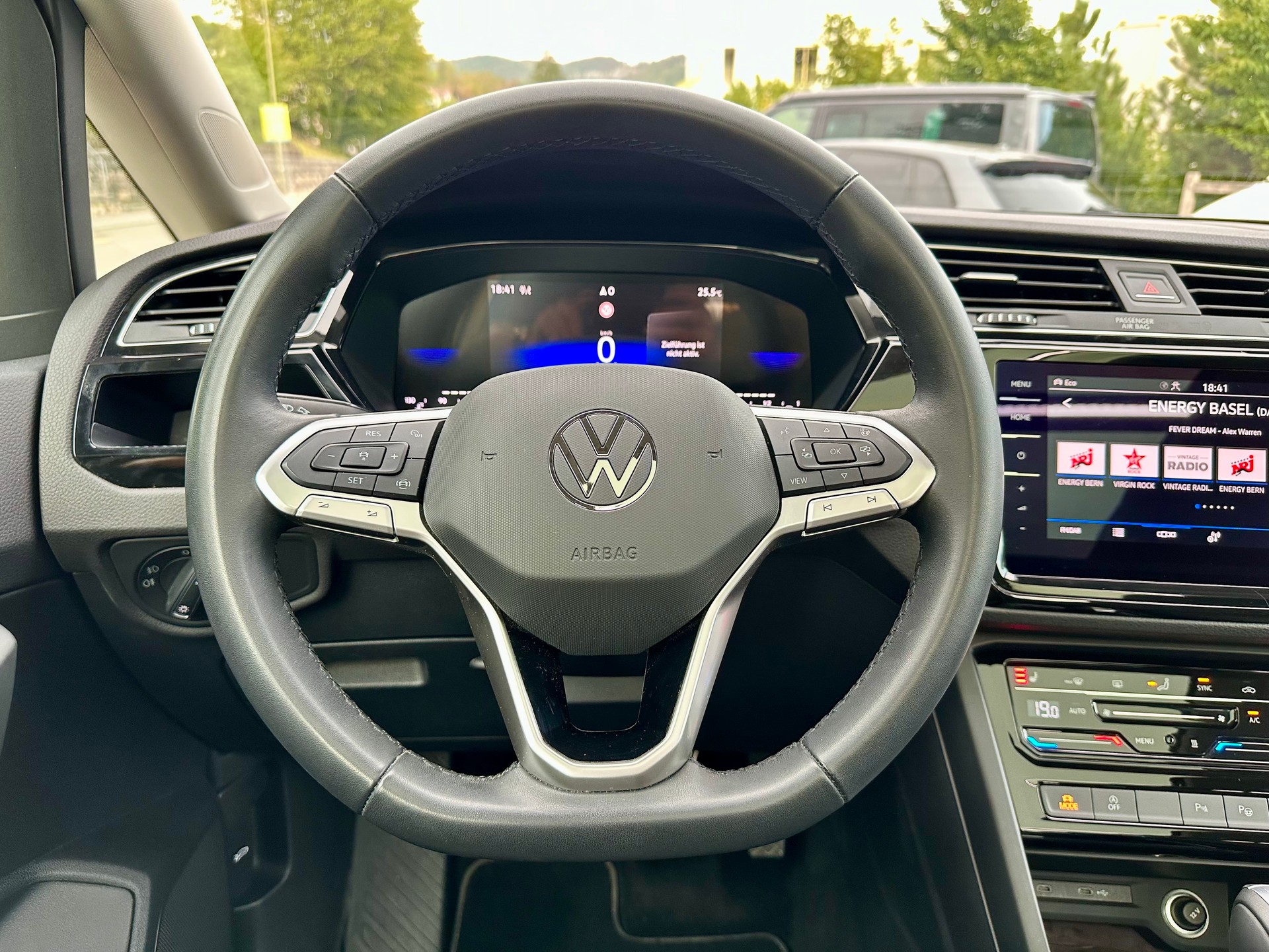 VW Touran 2.0 TDI BlueMotion Technology Comfortline DSG-image-14