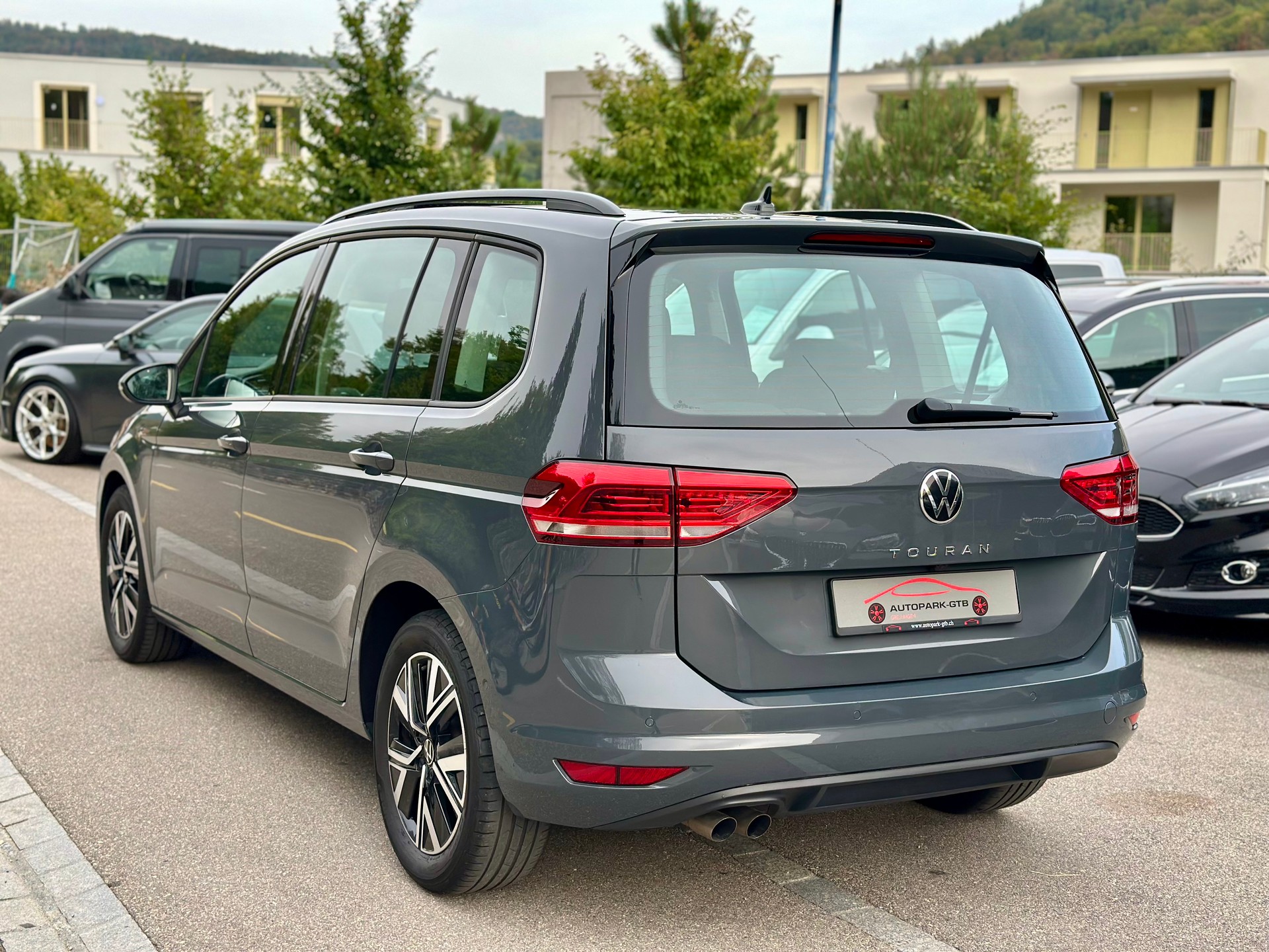 VW Touran 2.0 TDI BlueMotion Technology Comfortline DSG-image-5