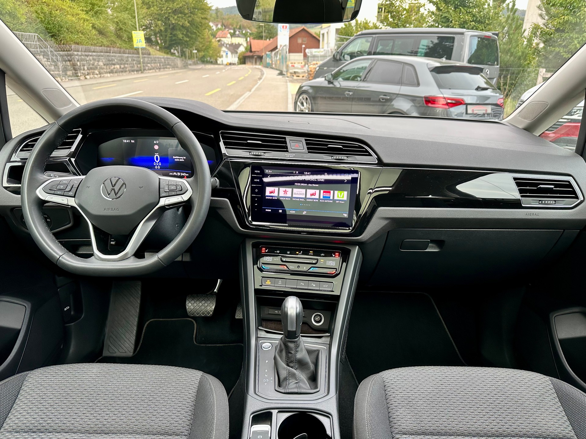 VW Touran 2.0 TDI BlueMotion Technology Comfortline DSG-image-13