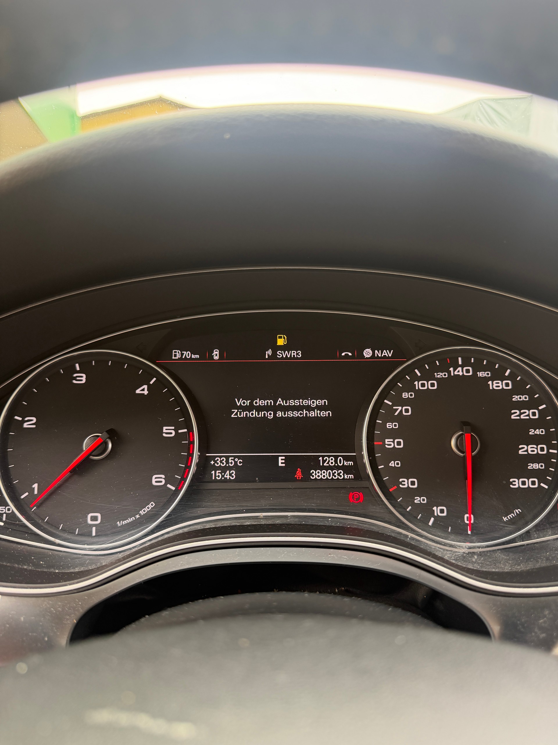 AUDI A6 Limousine 2.0 TDI-image-13