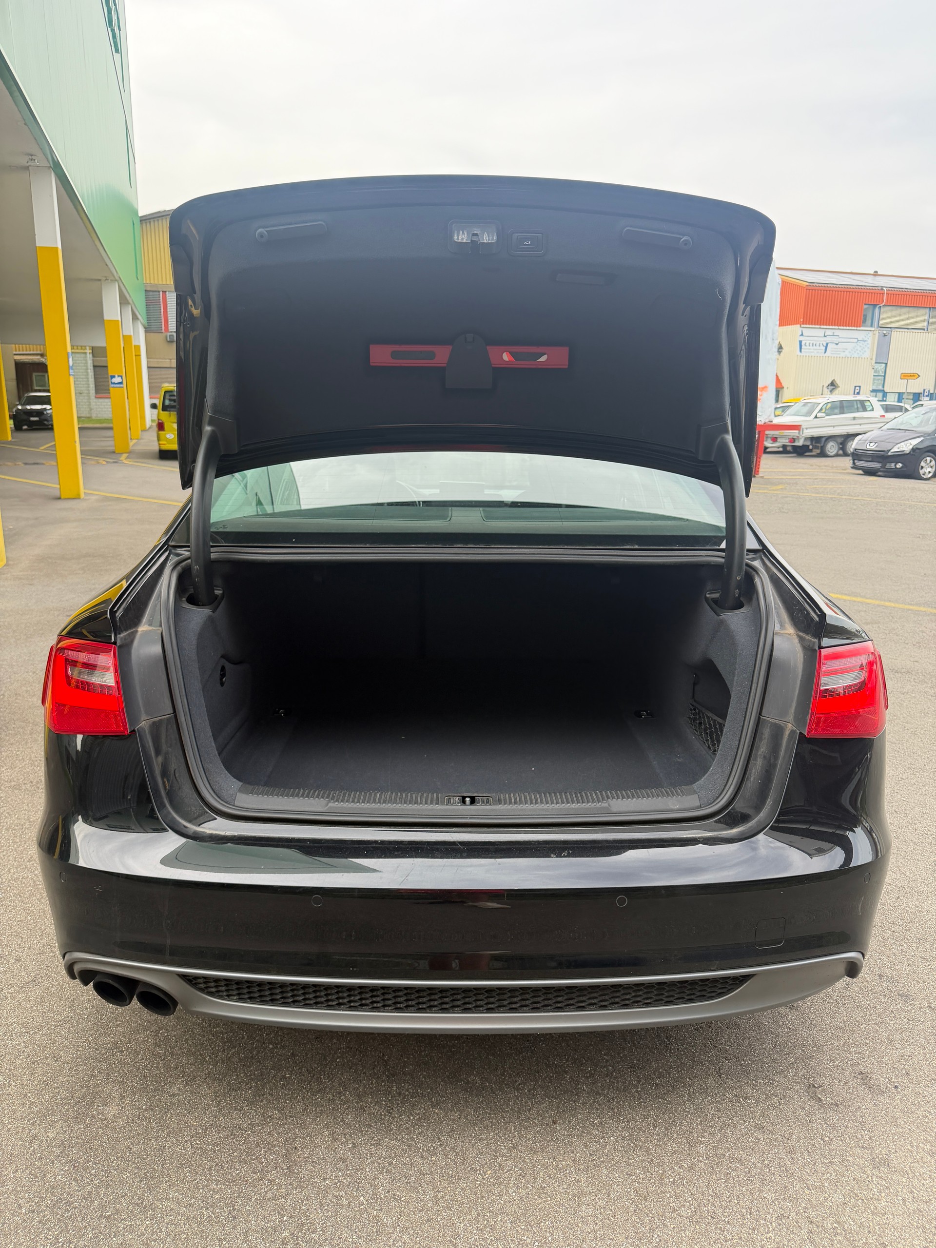 AUDI A6 Limousine 2.0 TDI-image-15