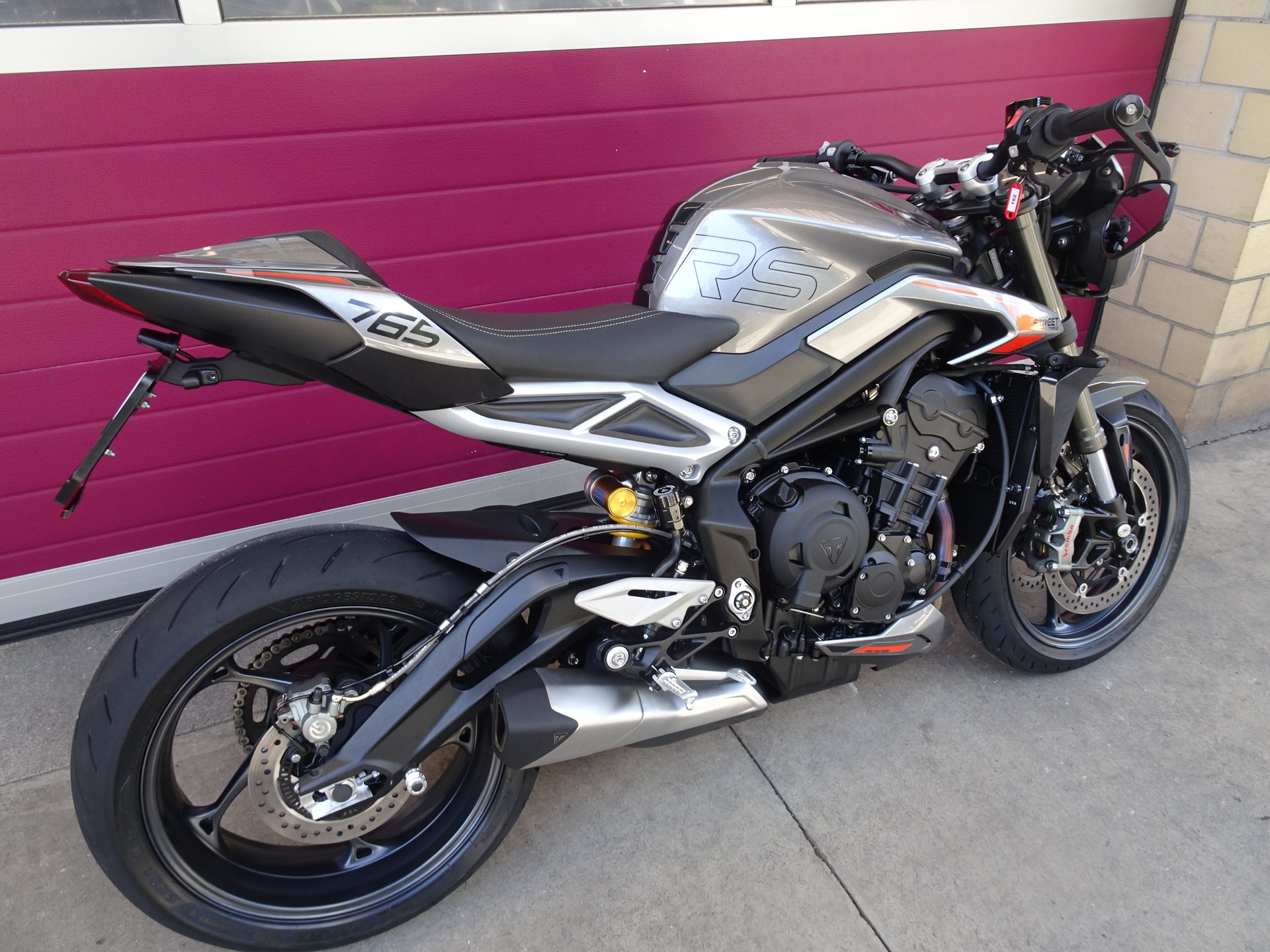 TRIUMPH Street Triple RS 765-showroom-element-3