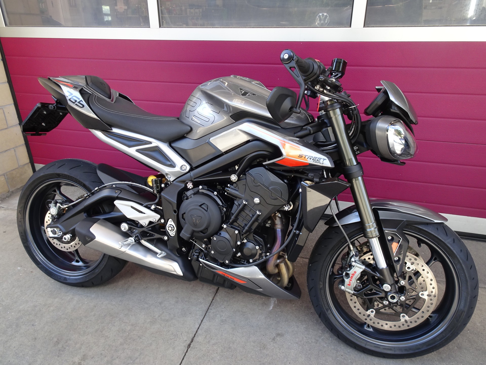 TRIUMPH Street Triple RS 765-showroom-element-2