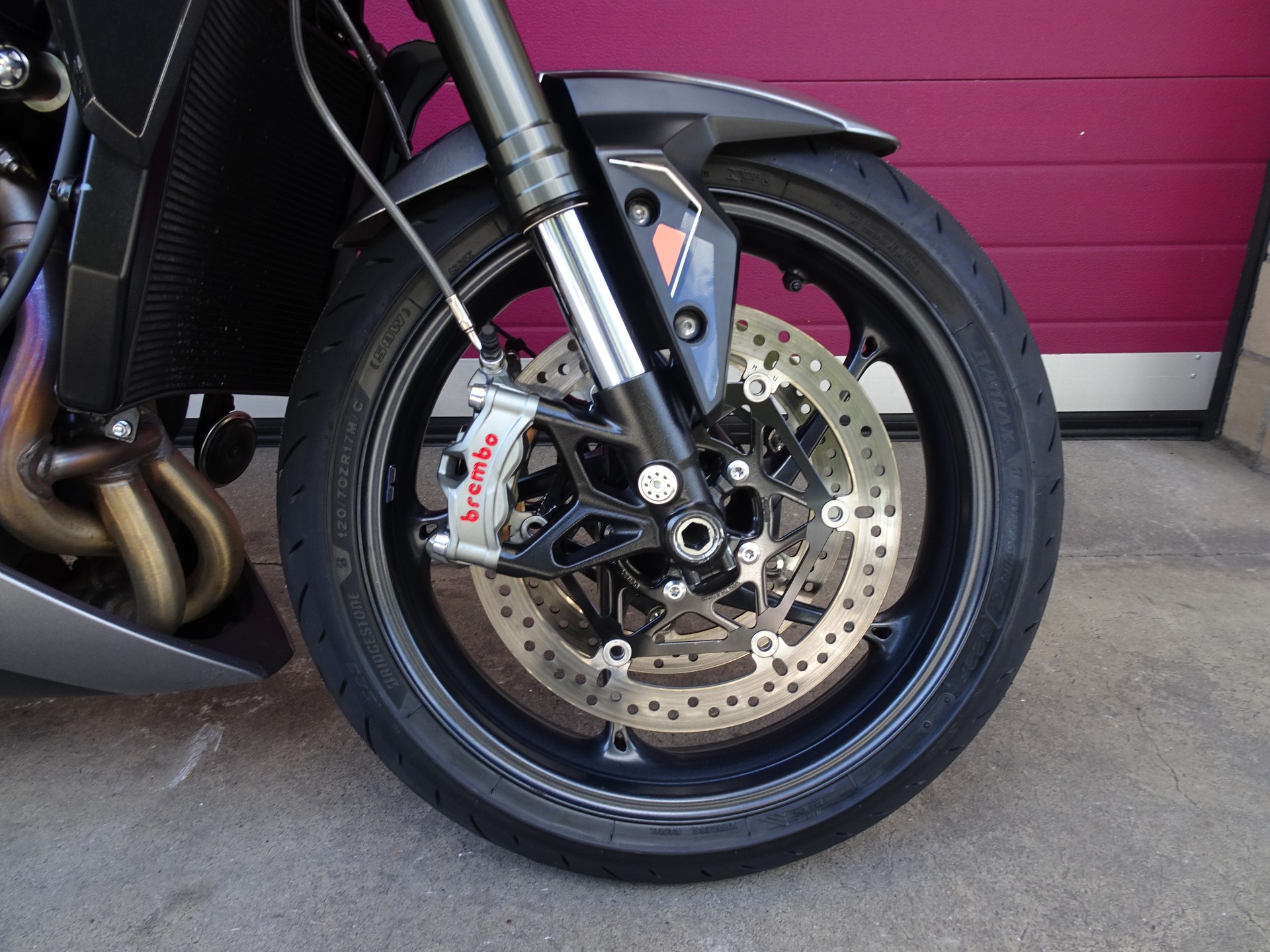 TRIUMPH Street Triple RS 765-showroom-element-1