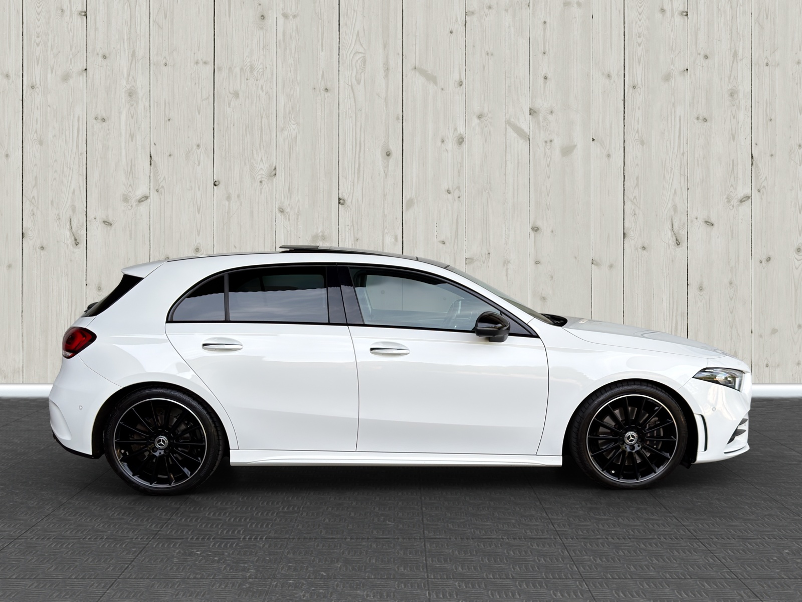 MERCEDES-BENZ A 250 AMG Line 7G-DCT-image-7