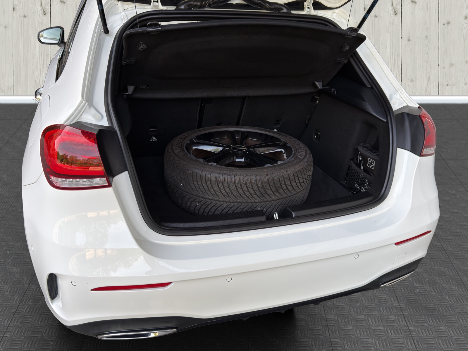 MERCEDES-BENZ A 250 AMG Line 7G-DCT-image-15