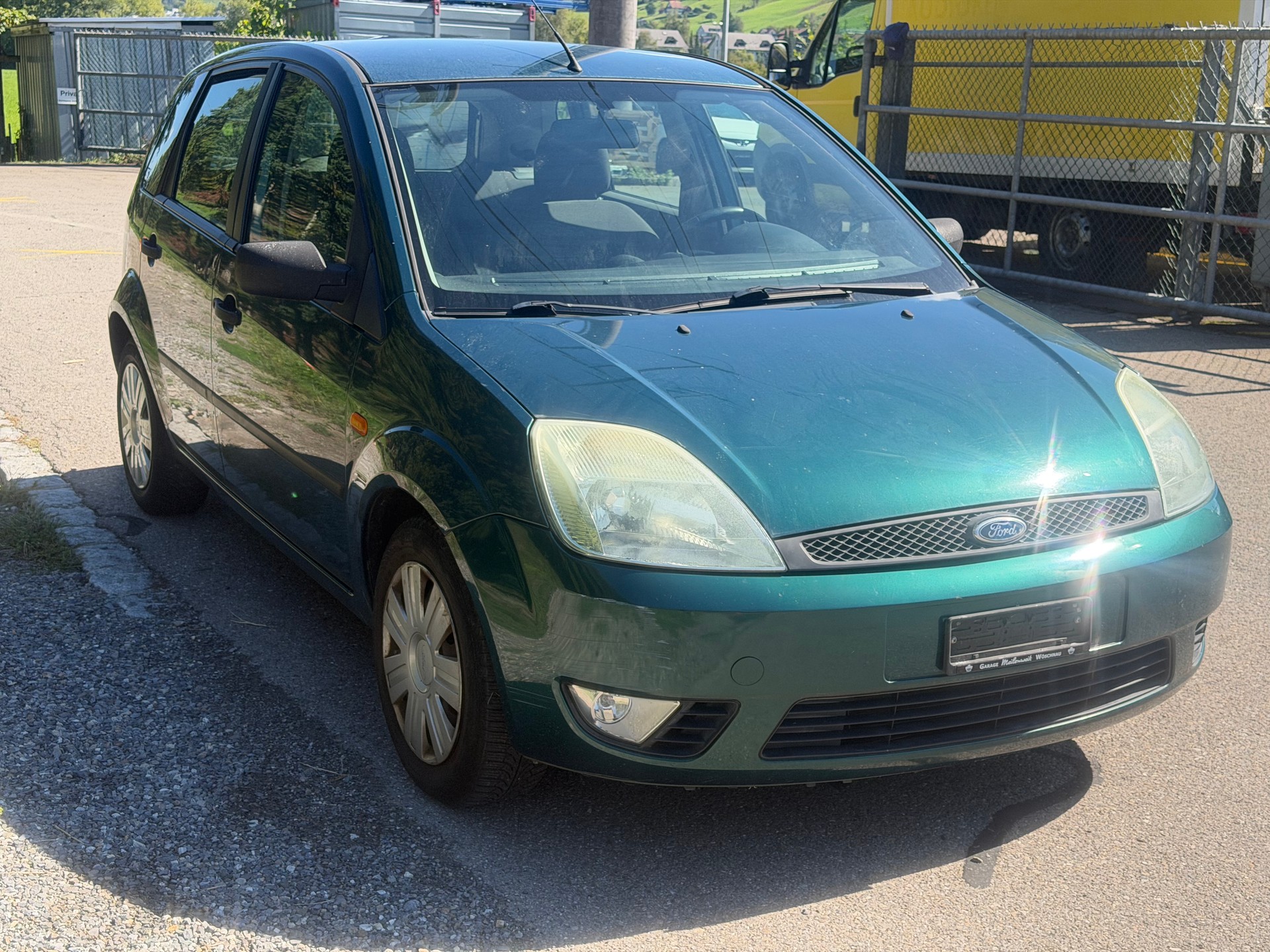 FORD Fiesta 1.6 16V Ghia-image-1