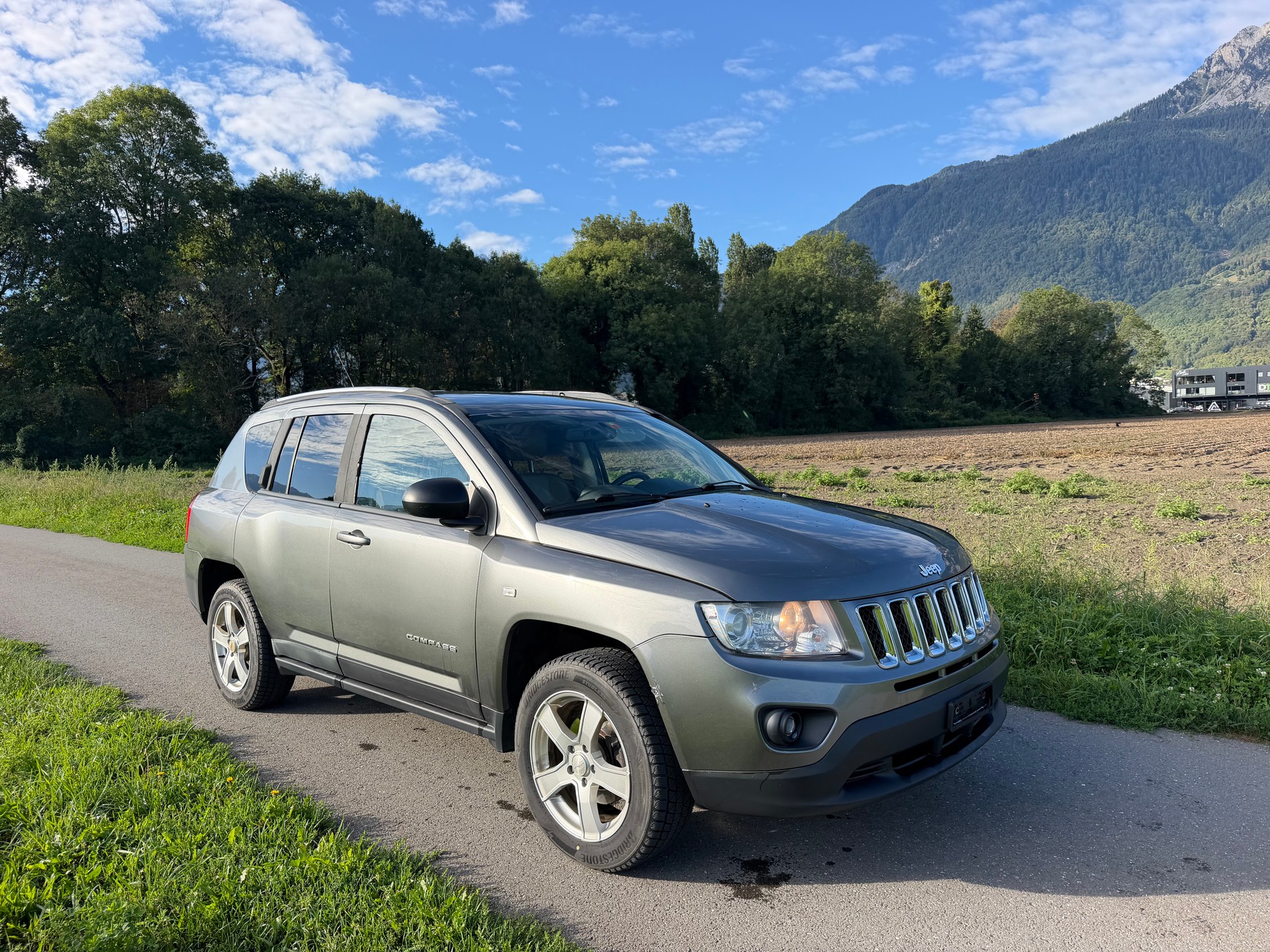 JEEP Compass 2.4 Limited CVT-image-0