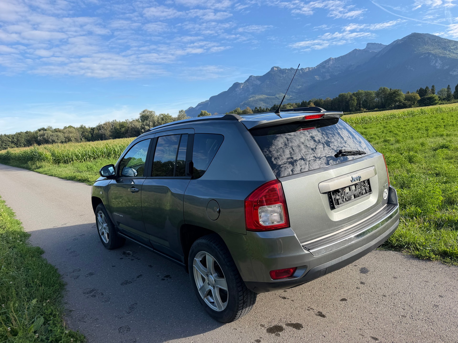 JEEP Compass 2.4 Limited CVT-image-3