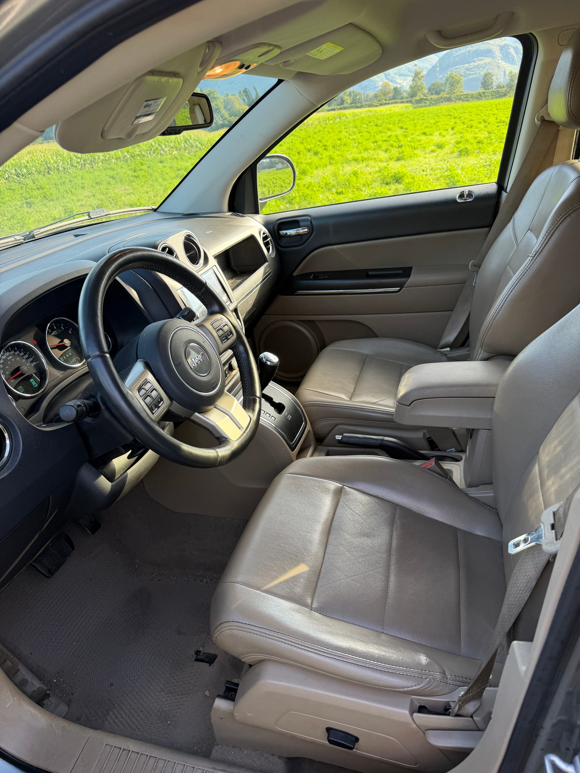 JEEP Compass 2.4 Limited CVT-image-8