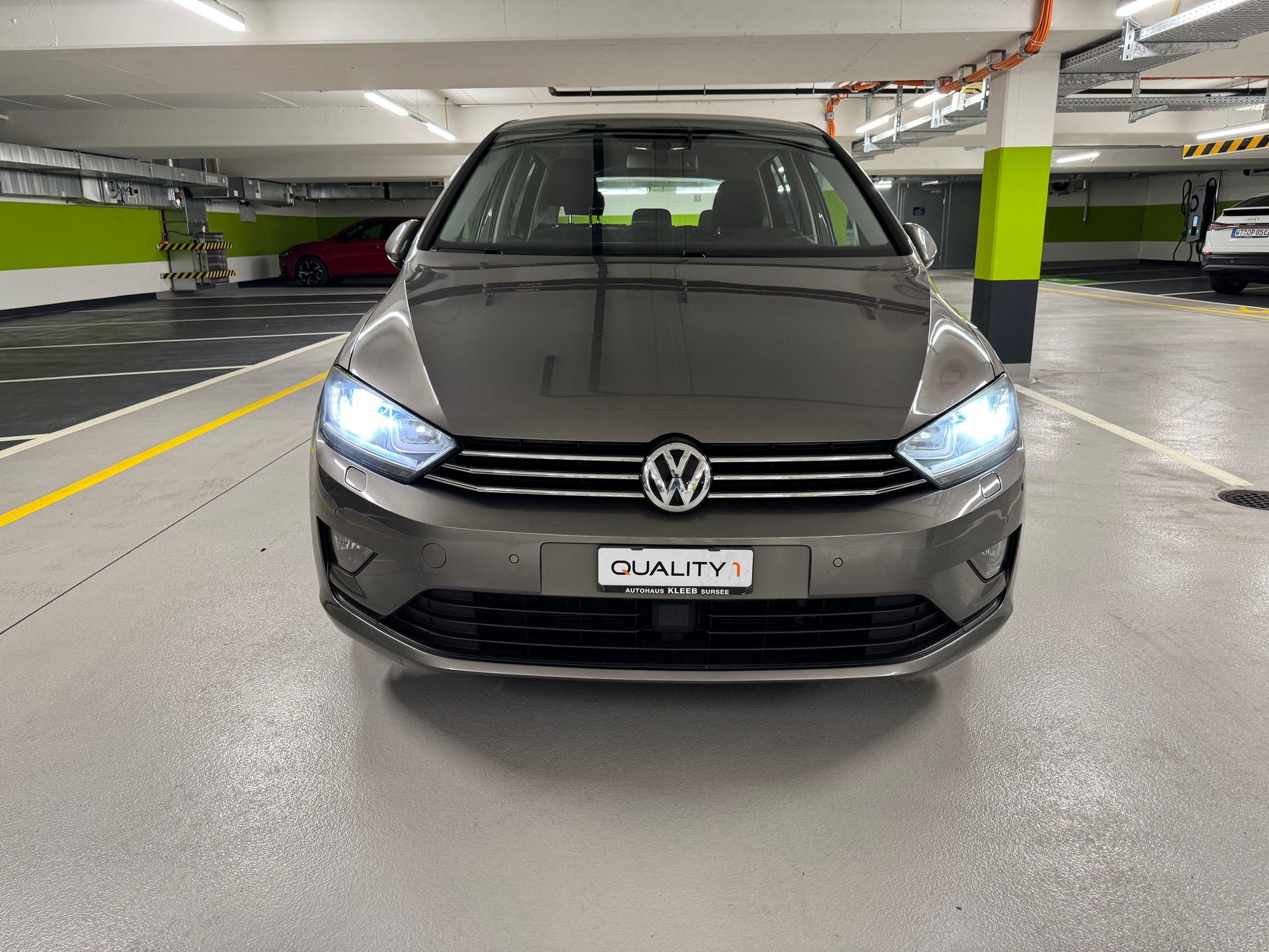 VW Golf Sportsvan 1.2 TSI Allstar-image-1