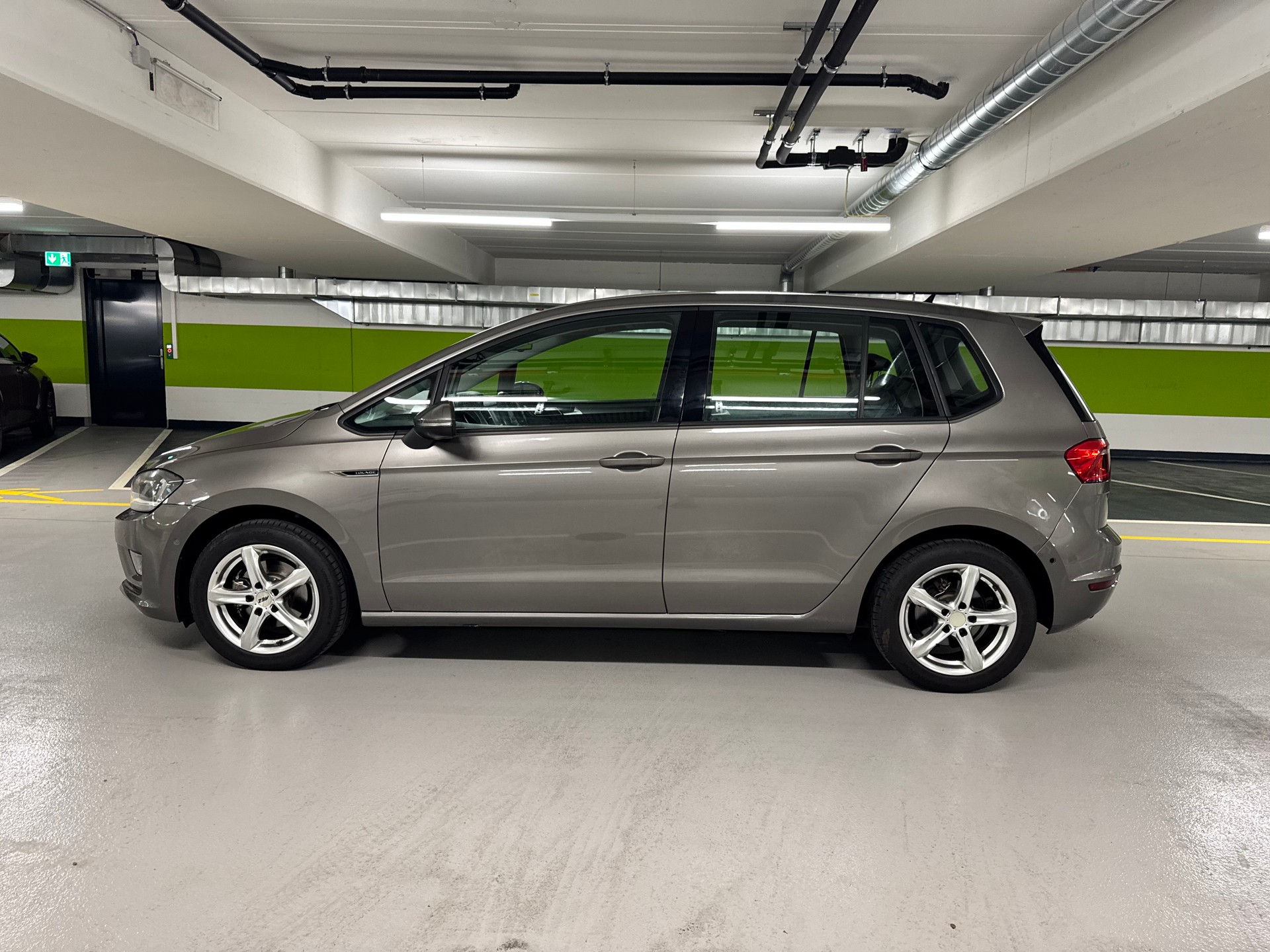 VW Golf Sportsvan 1.2 TSI Allstar-image-7