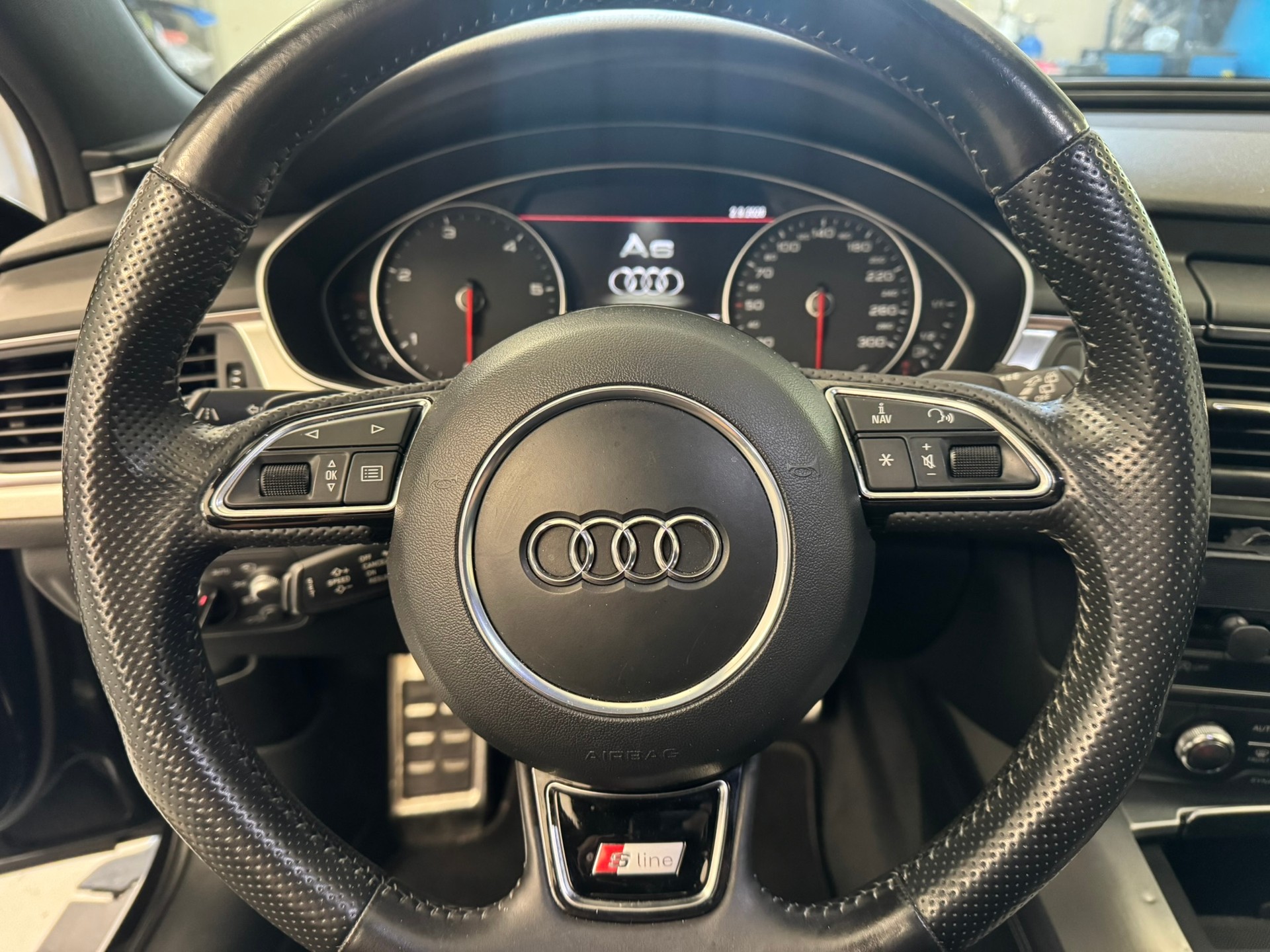 AUDI A6 Avant 3.0 TDI V6 S Line quattro S-tronic-image-10