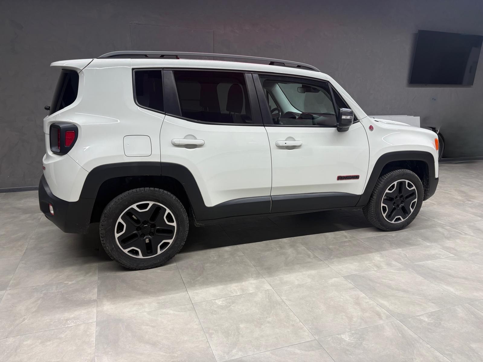 JEEP Renegade 2.0 CRD Trailhawk AWD + Low Range 9ATX-image-3