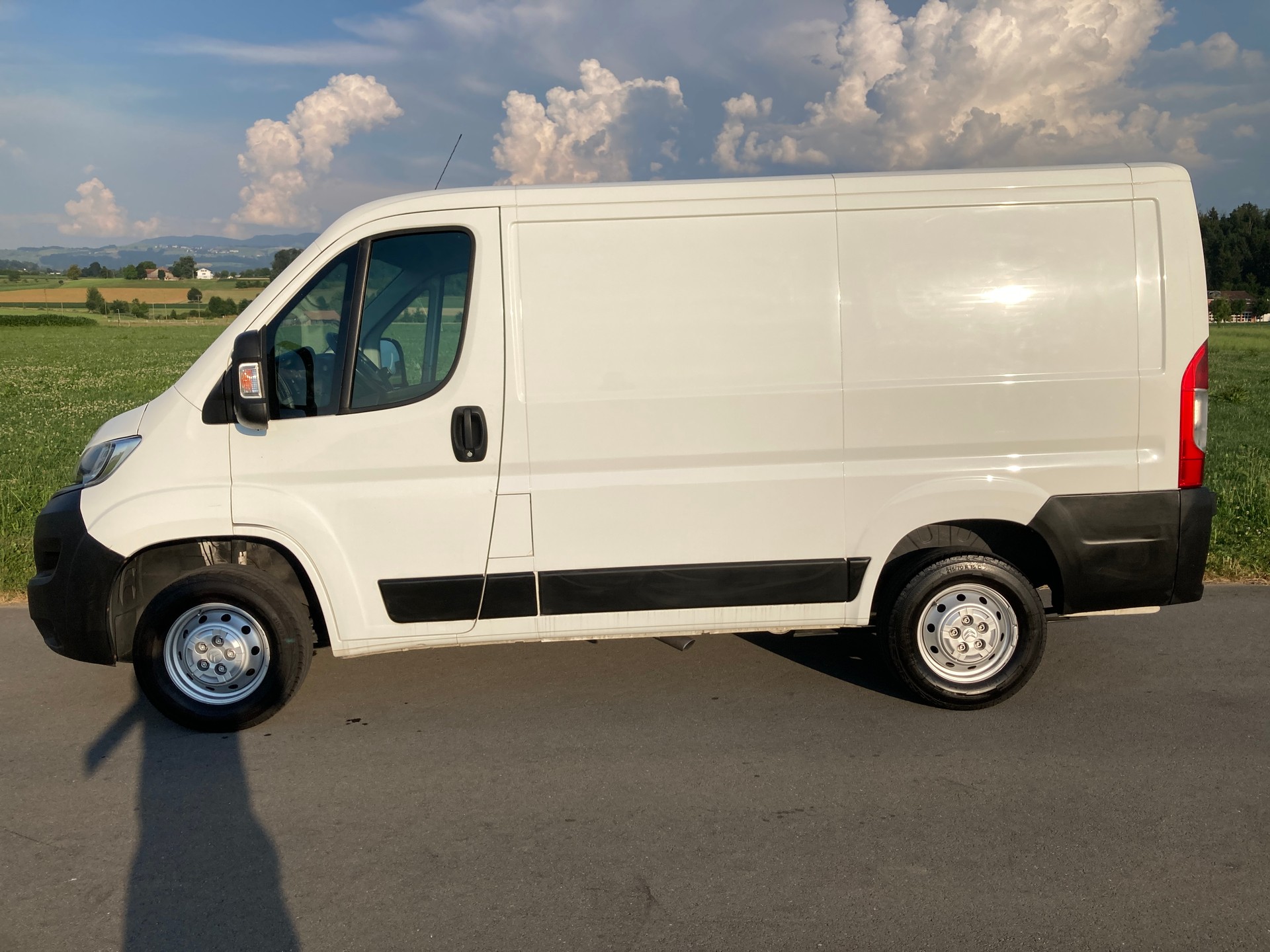 CITROEN Jumper 33 2.0 BlueHDi 130 Confort L1H1 **Anhängerkupplung 2'500KG**Nutzlast 1'261KG**-image-4