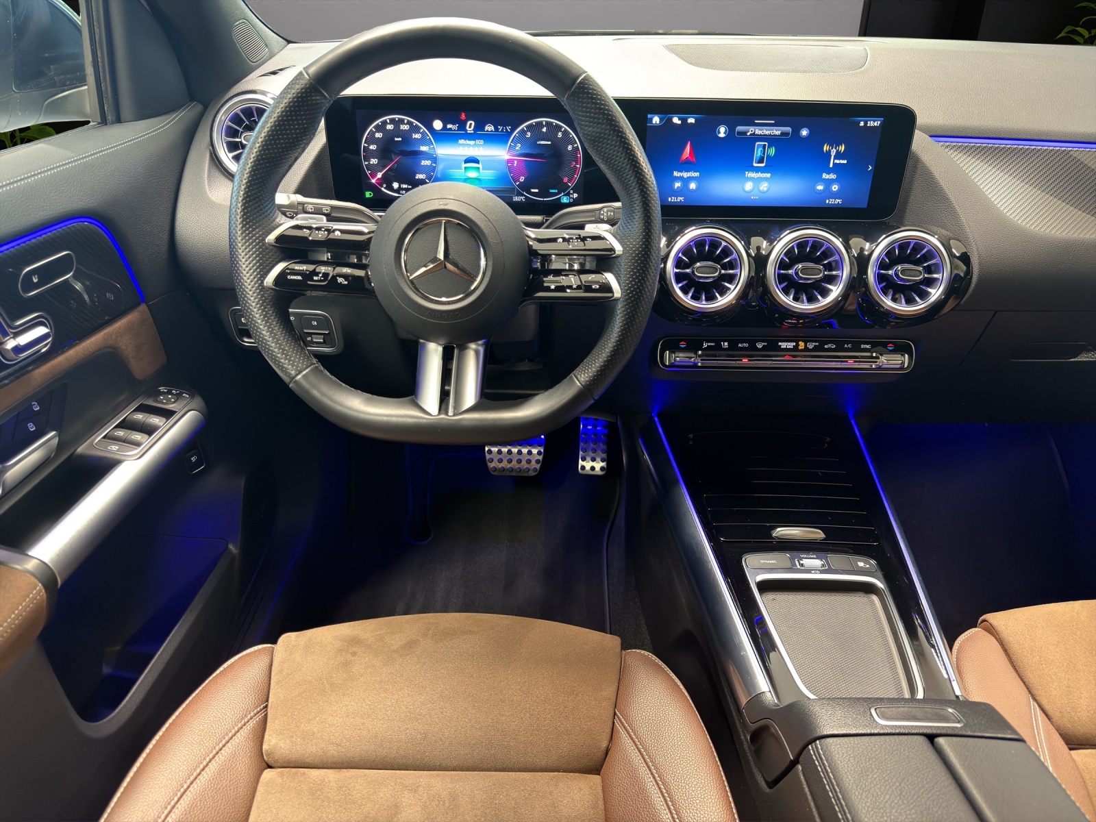 MERCEDES-BENZ GLA 200 7G-DCT-image-10