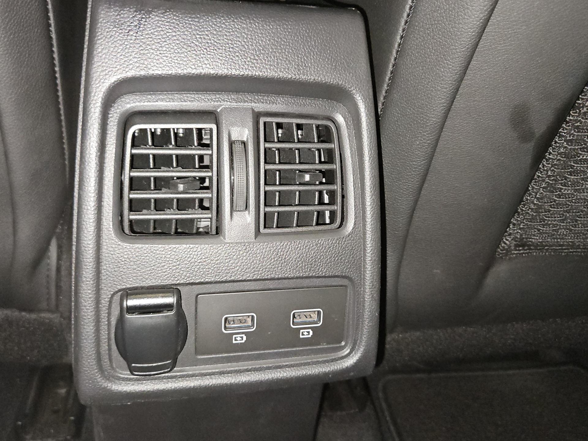 RENAULT Captur 1.3 TCe EDC R.S.Line EDC-image-22