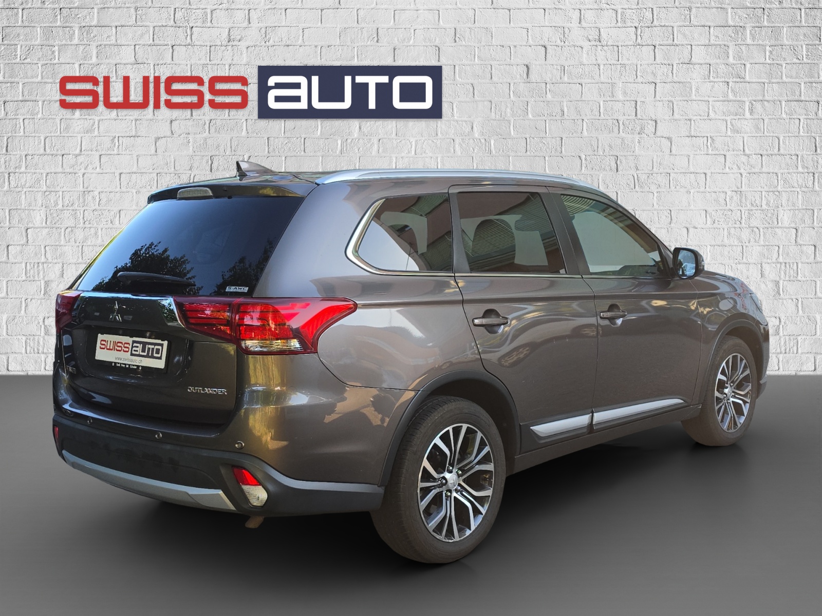 MITSUBISHI Outlander 2.2 DID Diamond 4WD Automatic-image-4