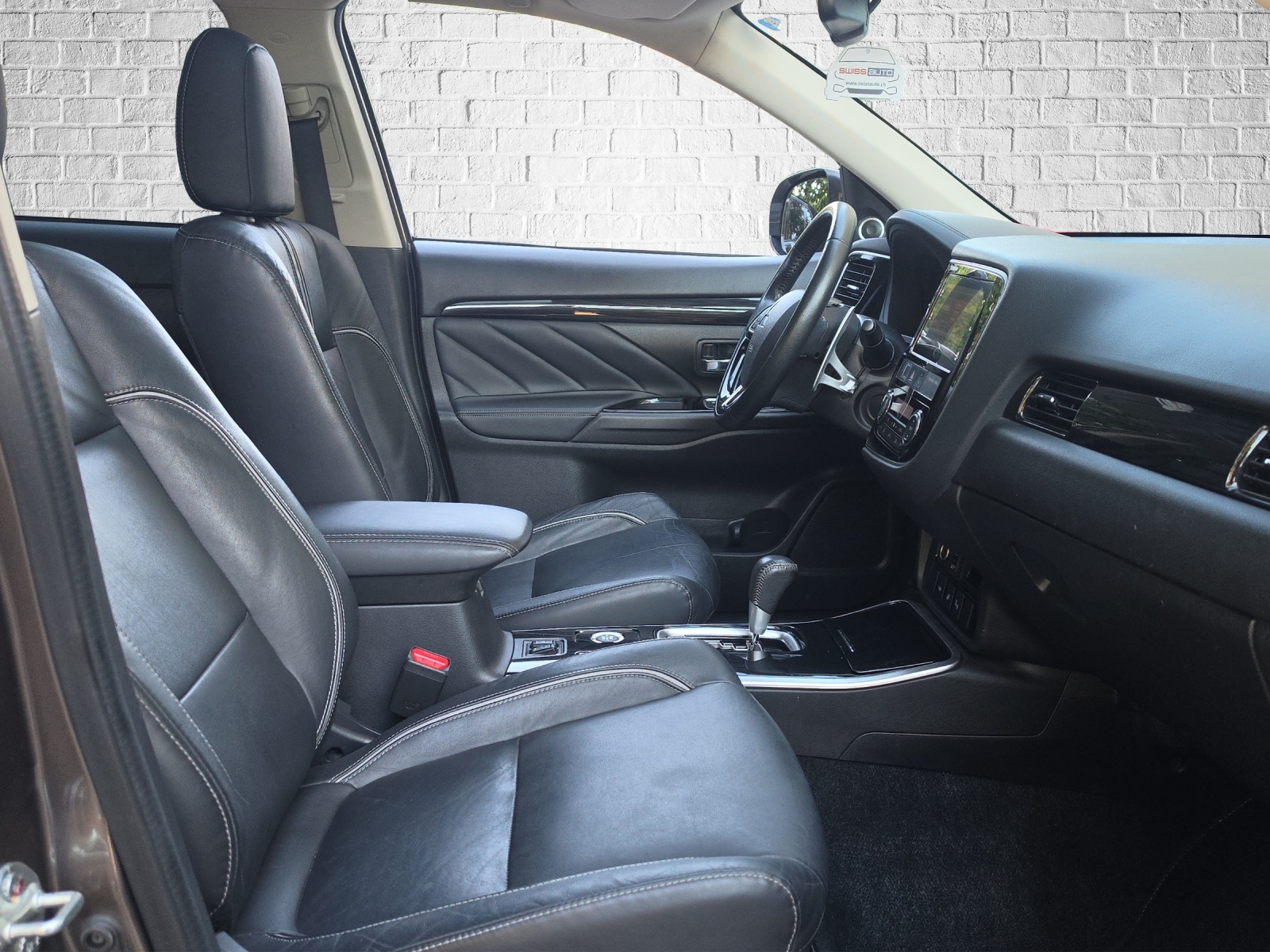MITSUBISHI Outlander 2.2 DID Diamond 4WD Automatic-image-15
