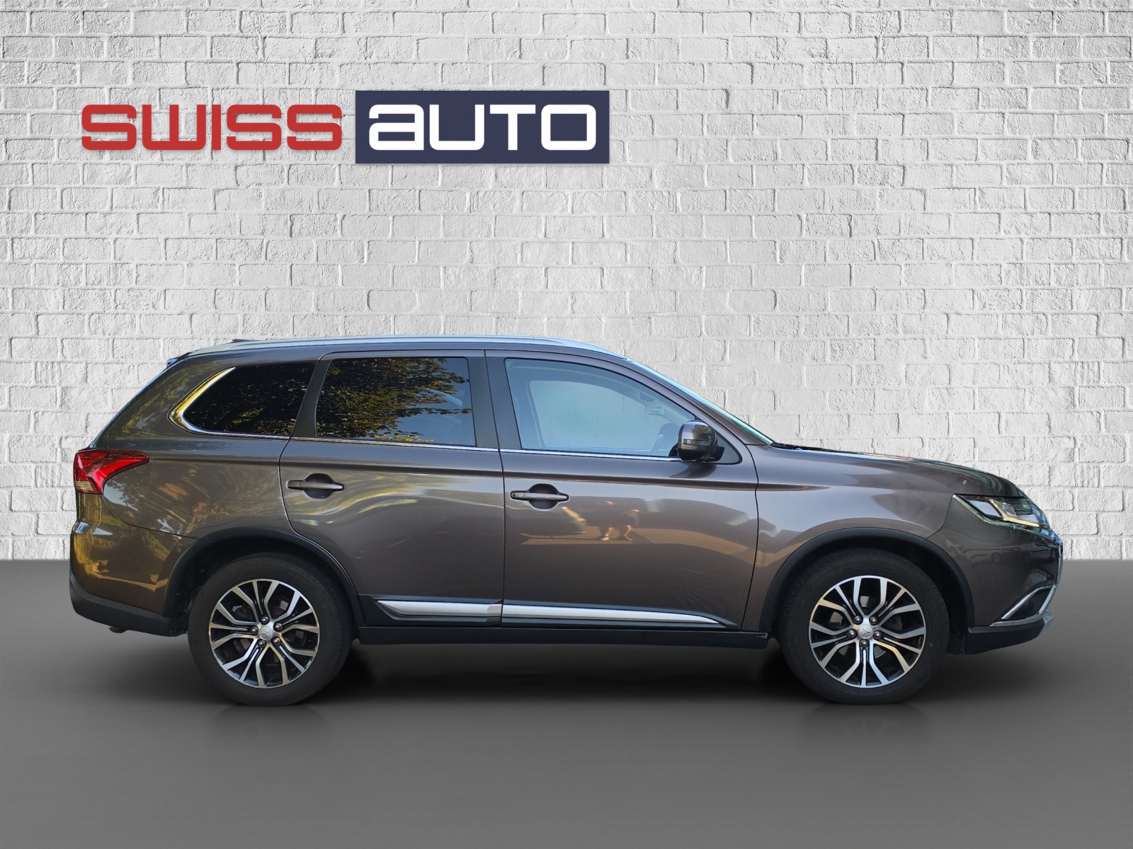 MITSUBISHI Outlander 2.2 DID Diamond 4WD Automatic-image-3
