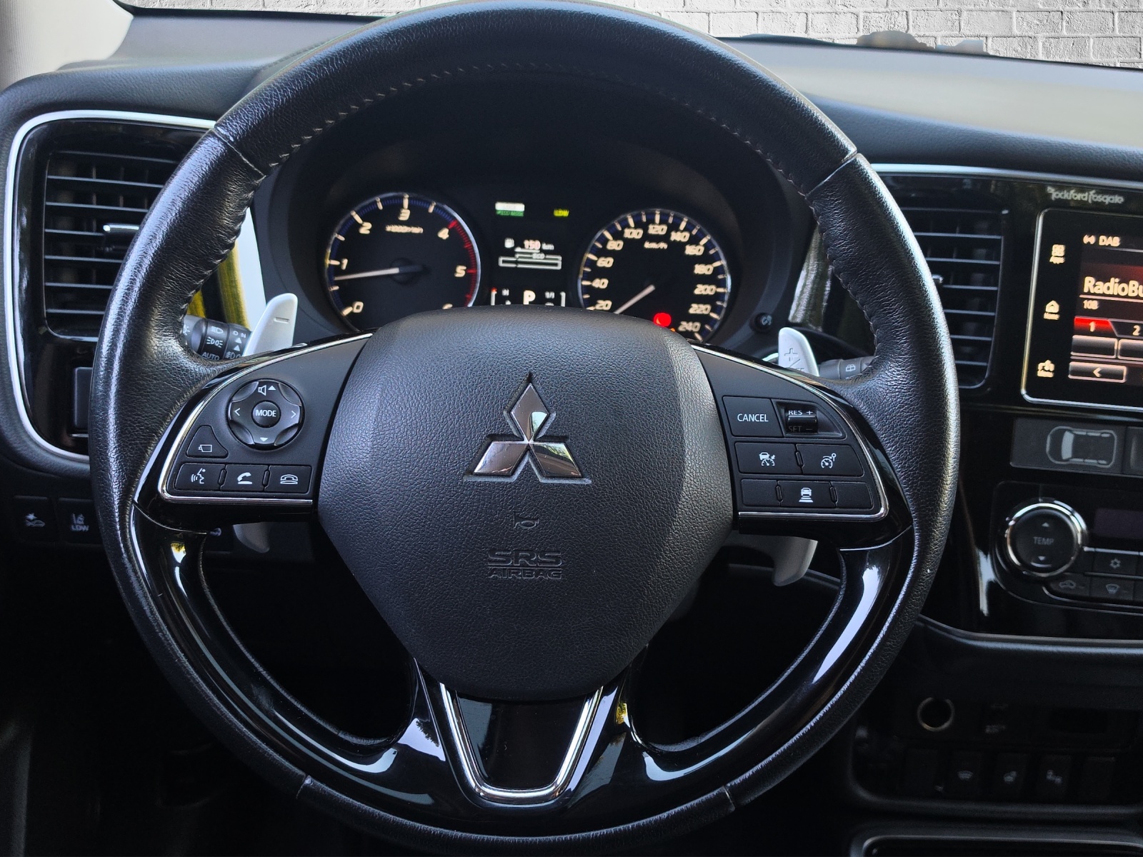 MITSUBISHI Outlander 2.2 DID Diamond 4WD Automatic-image-12