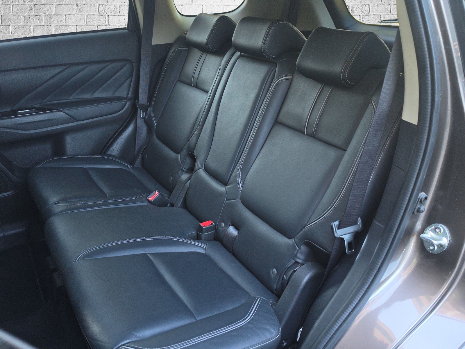 MITSUBISHI Outlander 2.2 DID Diamond 4WD Automatic-image-17