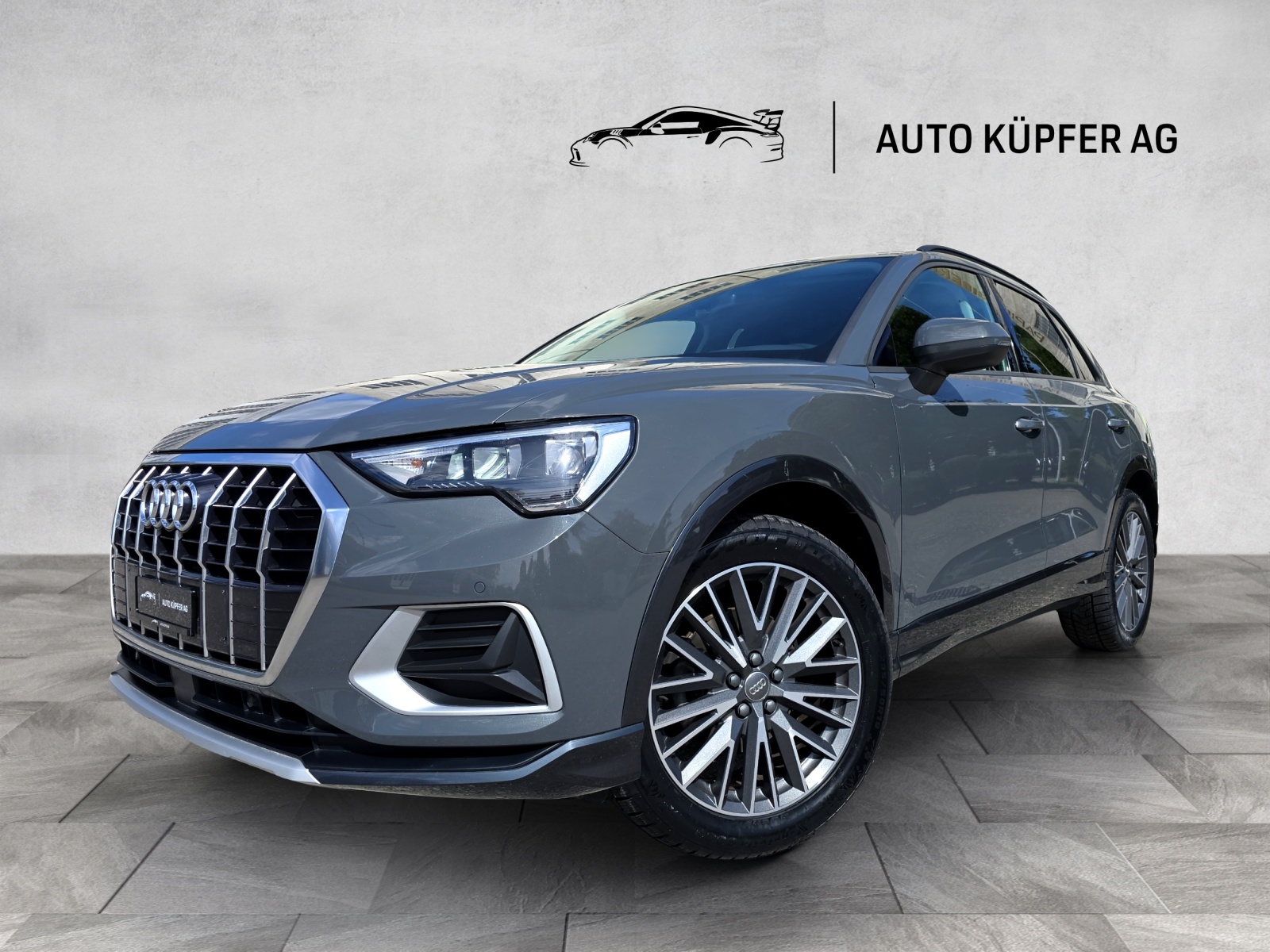 AUDI Q3 35 TFSI advanced S-tronic +AHK 1.8t-image-0