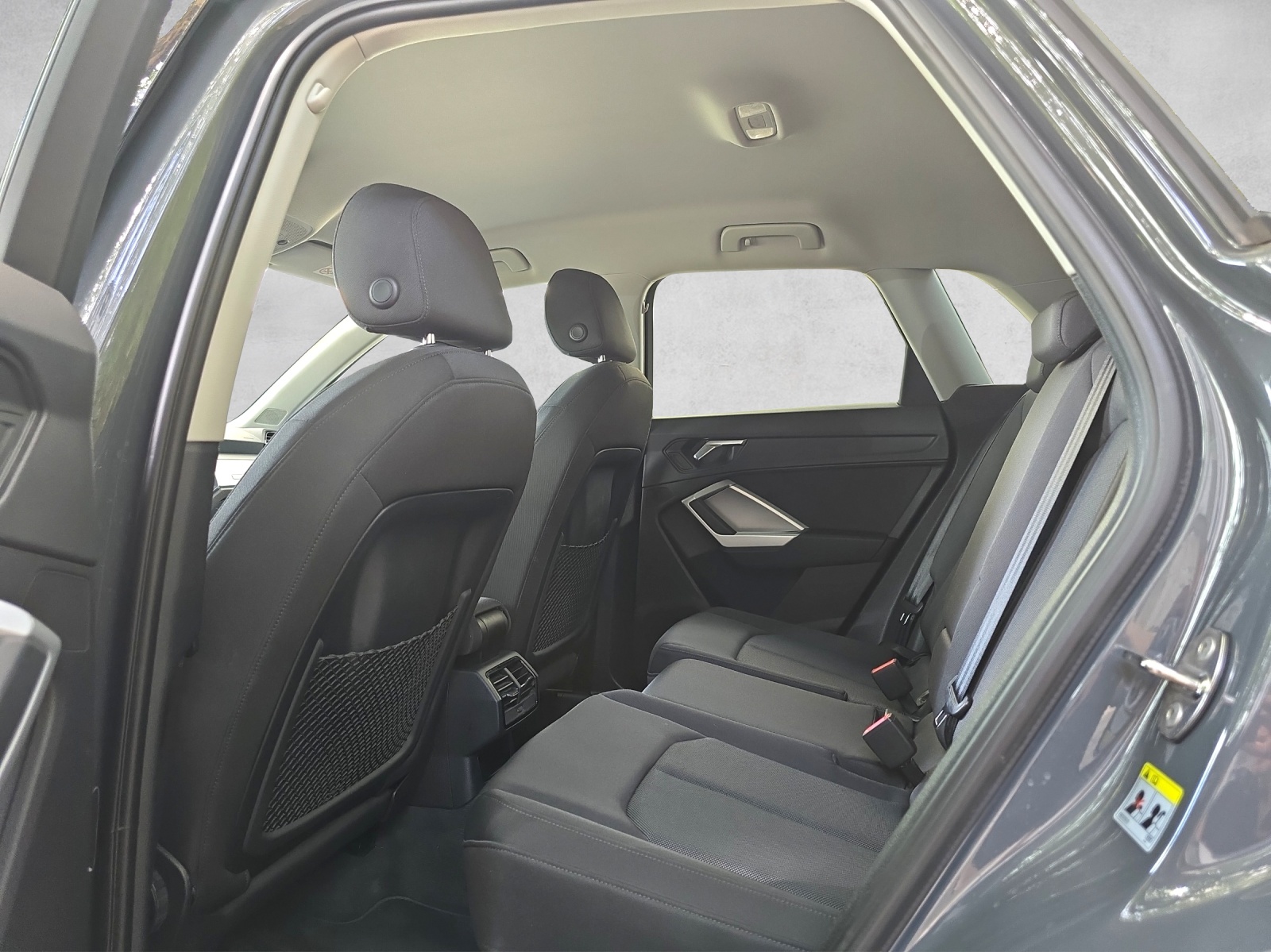 AUDI Q3 35 TFSI advanced S-tronic +AHK 1.8t-image-10