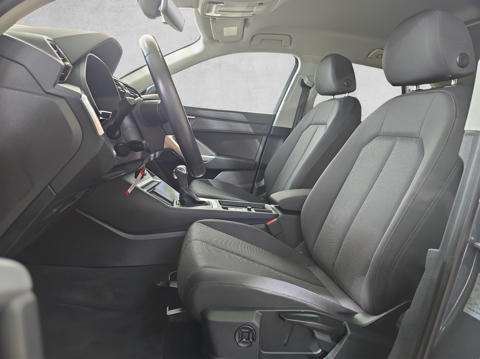 AUDI Q3 35 TFSI advanced S-tronic +AHK 1.8t-image-8