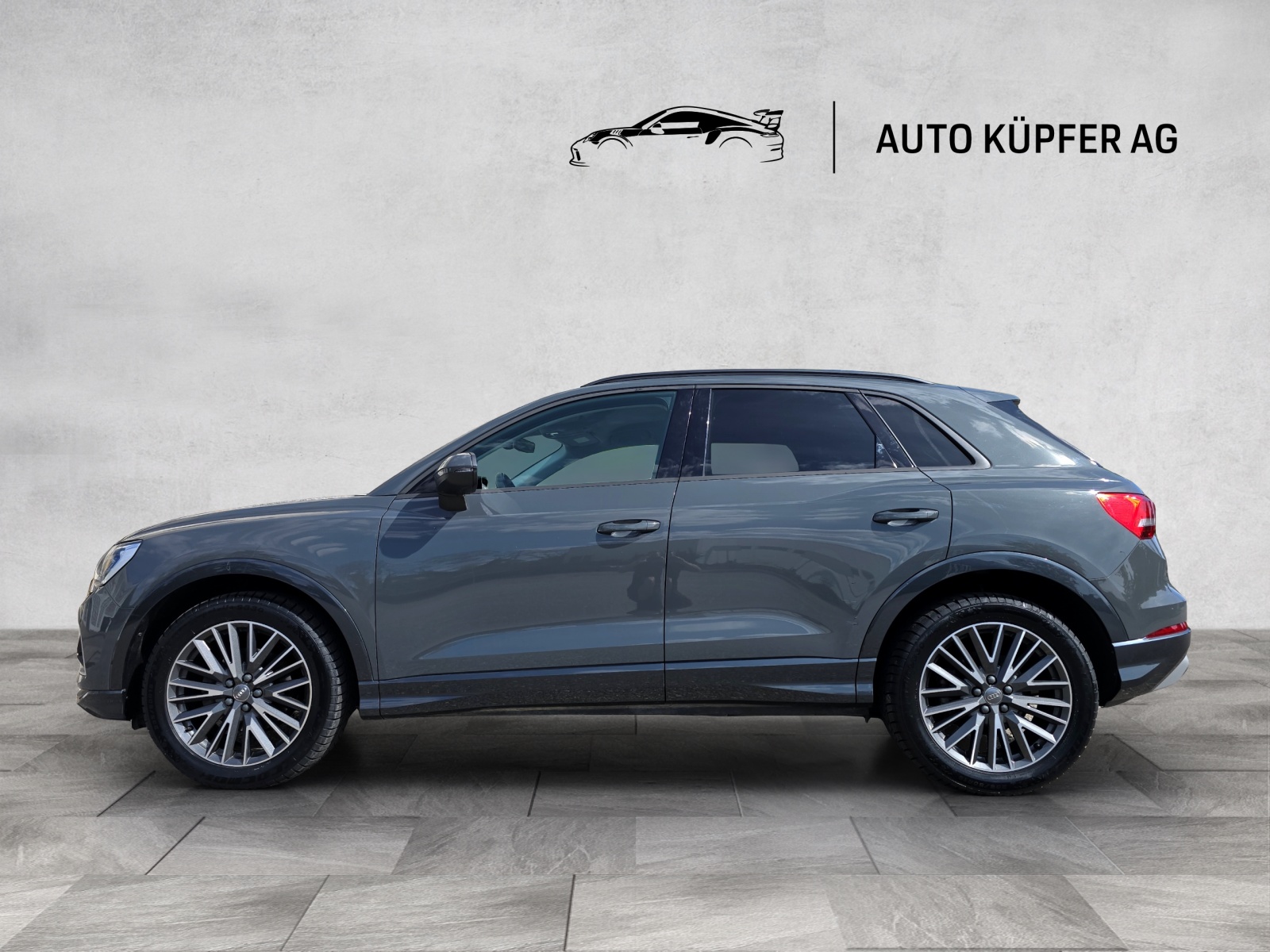 AUDI Q3 35 TFSI advanced S-tronic +AHK 1.8t-image-2
