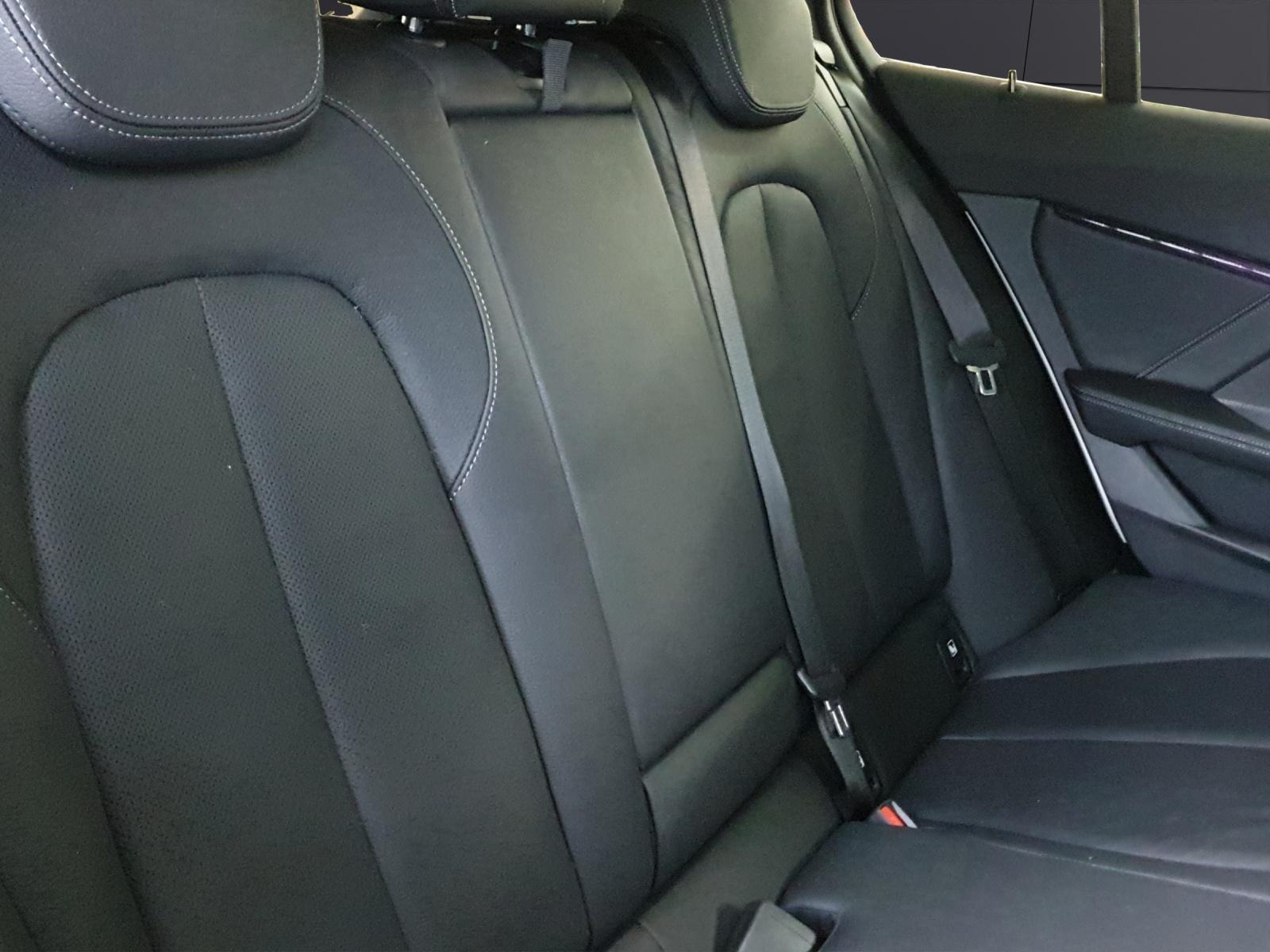 BMW 1er Reihe 120d xDrive-image-13