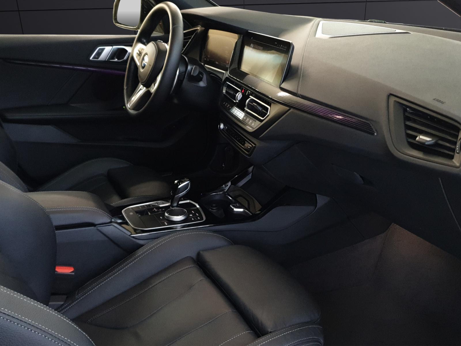 BMW 1er Reihe 120d xDrive-image-14