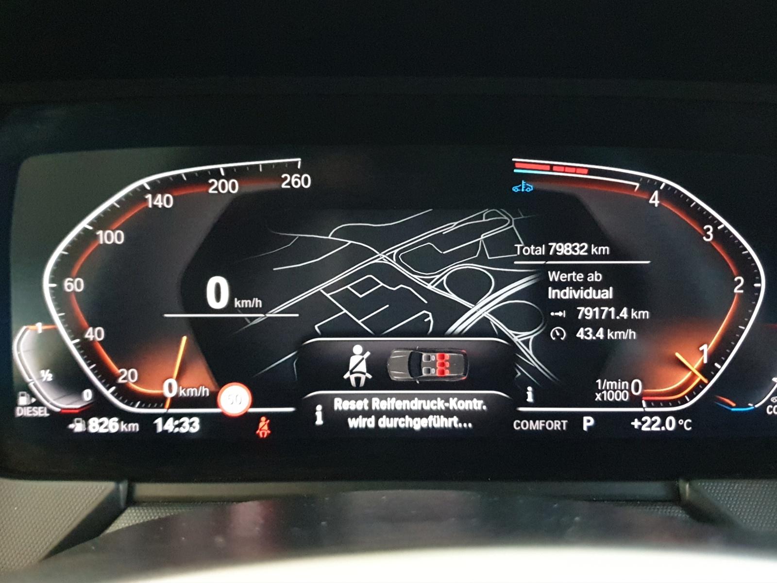 BMW 1er Reihe 120d xDrive-image-19
