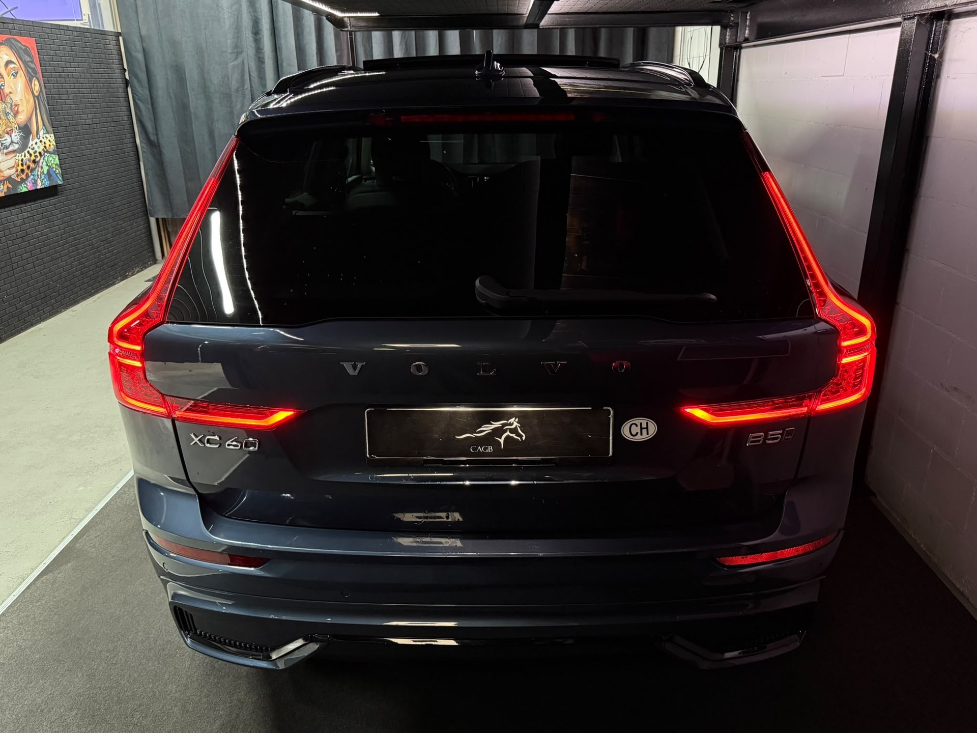 VOLVO XC60 B5 Diesel Mild Hybrid AWD Inscription Geartronic-image-4