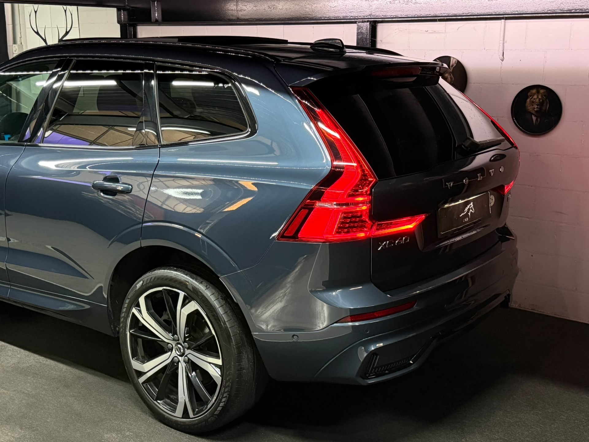 VOLVO XC60 B5 Diesel Mild Hybrid AWD Inscription Geartronic-image-3